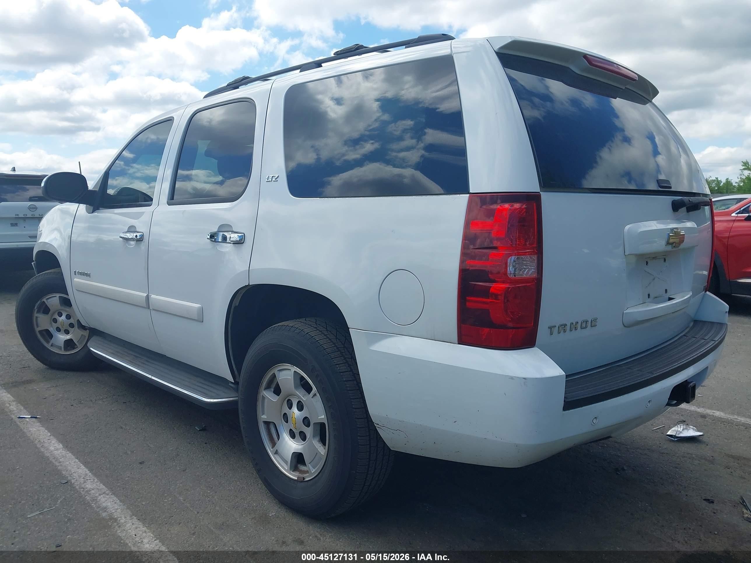 2007 Chevrolet Tahoe Ltz White vin: 1GNFK13027J407044