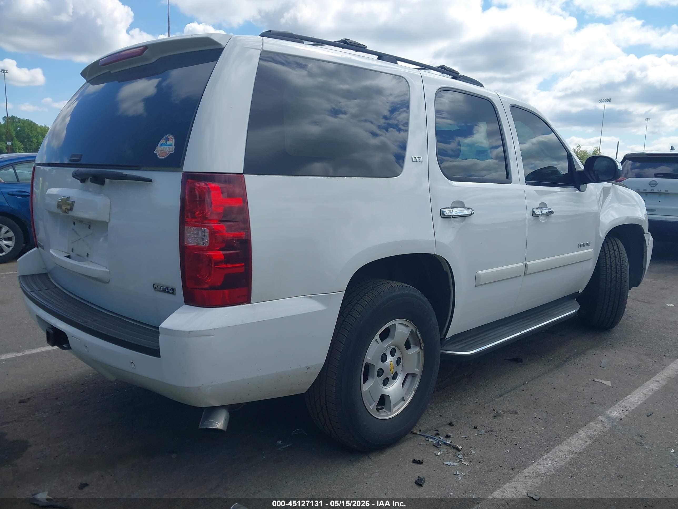 2007 Chevrolet Tahoe Ltz White vin: 1GNFK13027J407044