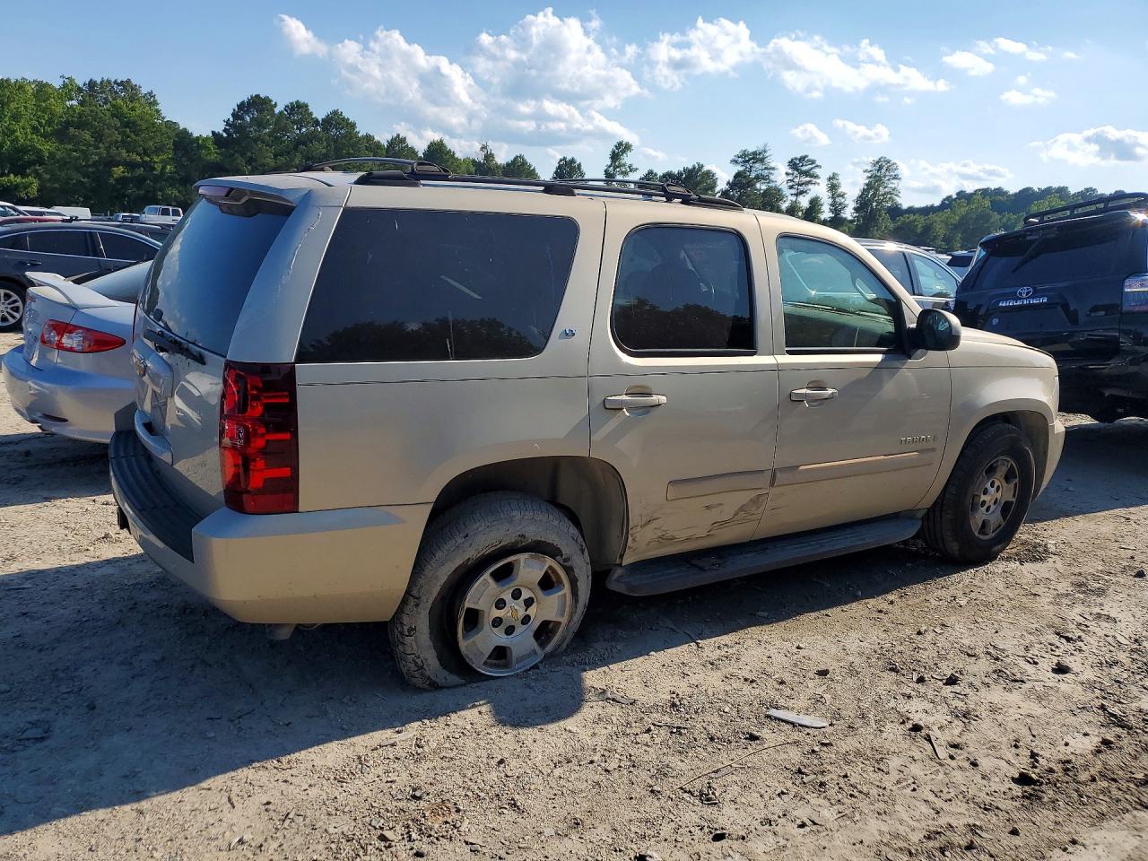 2007 Chevrolet Tahoe K1500 Gold vin: 1GNFK13027R101415