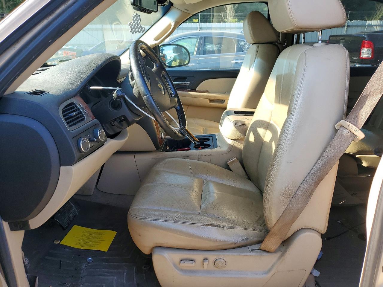 2007 Chevrolet Tahoe K1500 Gold vin: 1GNFK13027R101415