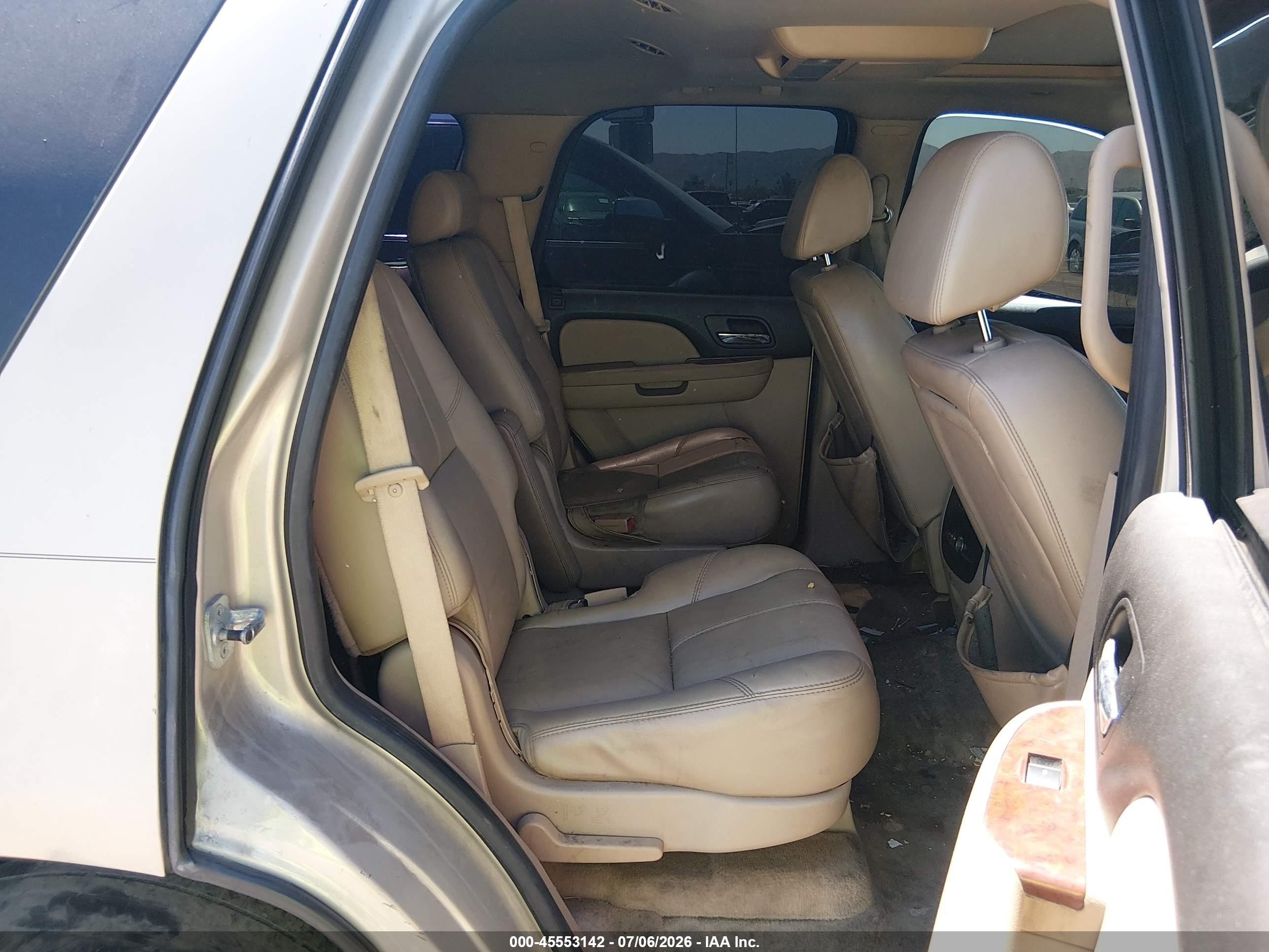 2007 Chevrolet Tahoe Lt Gold vin: 1GNFK13027R334498