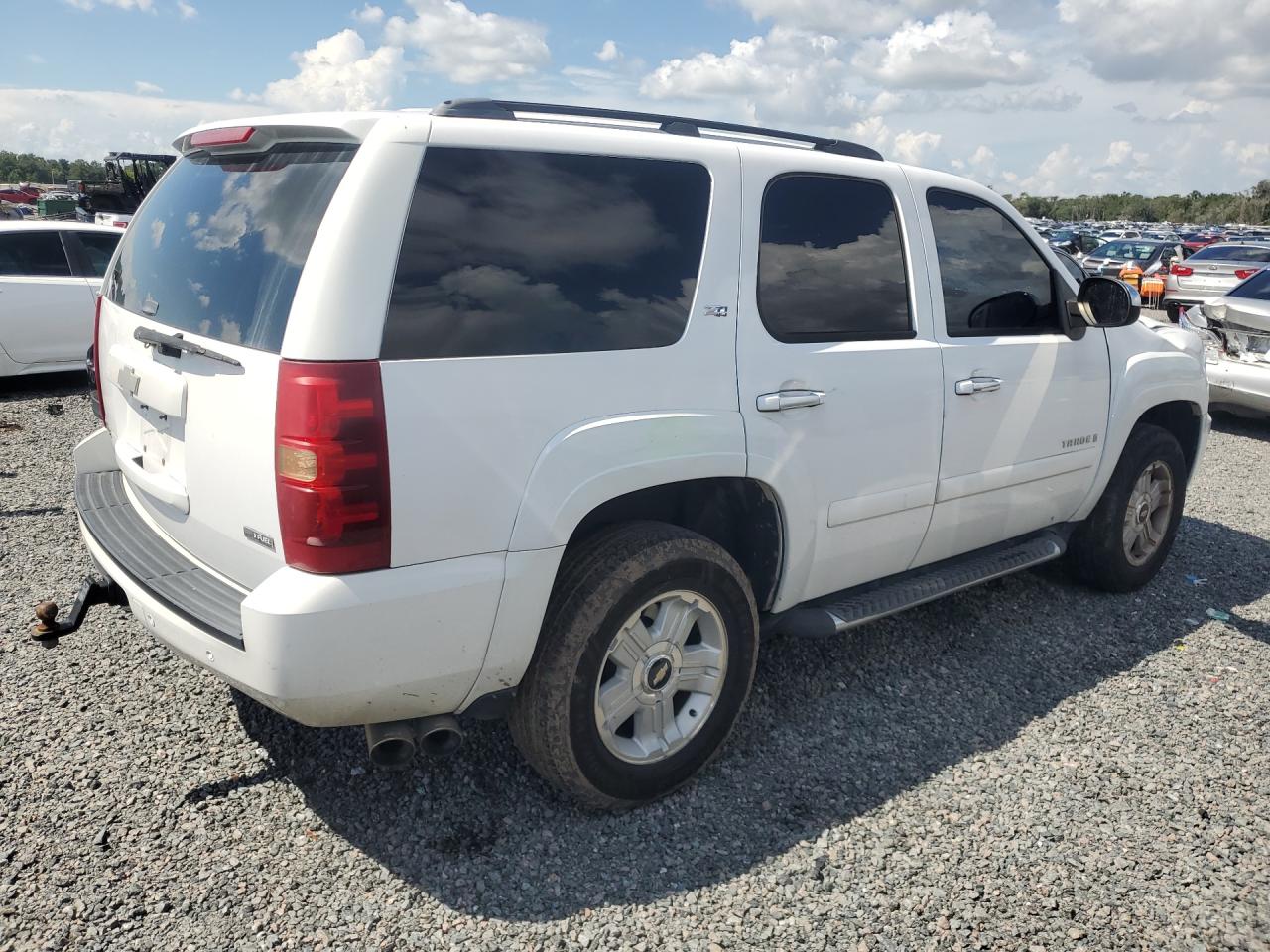 2007 Chevrolet Tahoe K1500 White vin: 1GNFK13027R358560