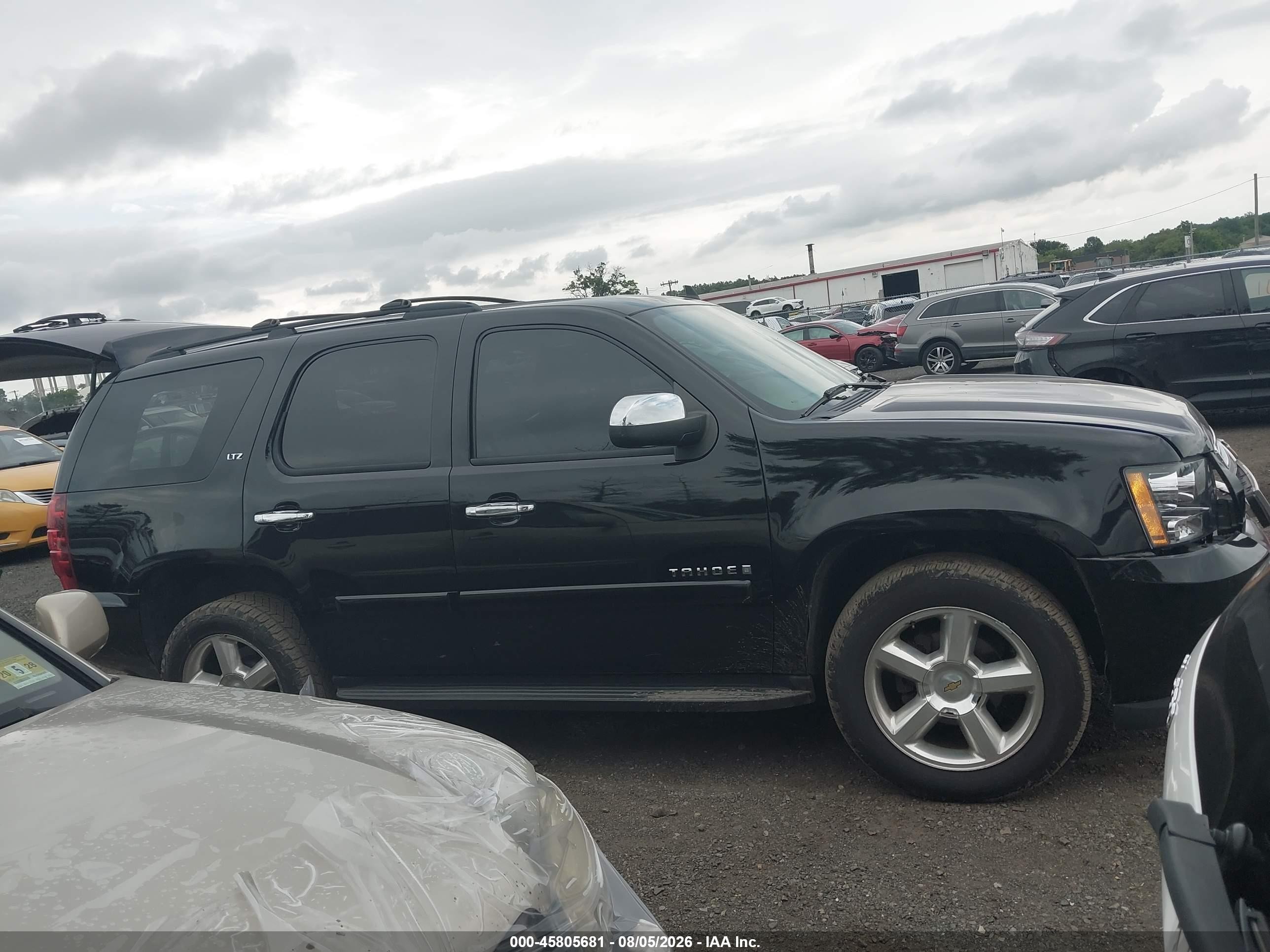 2008 Chevrolet Tahoe Ltz Black vin: 1GNFK13028J139890