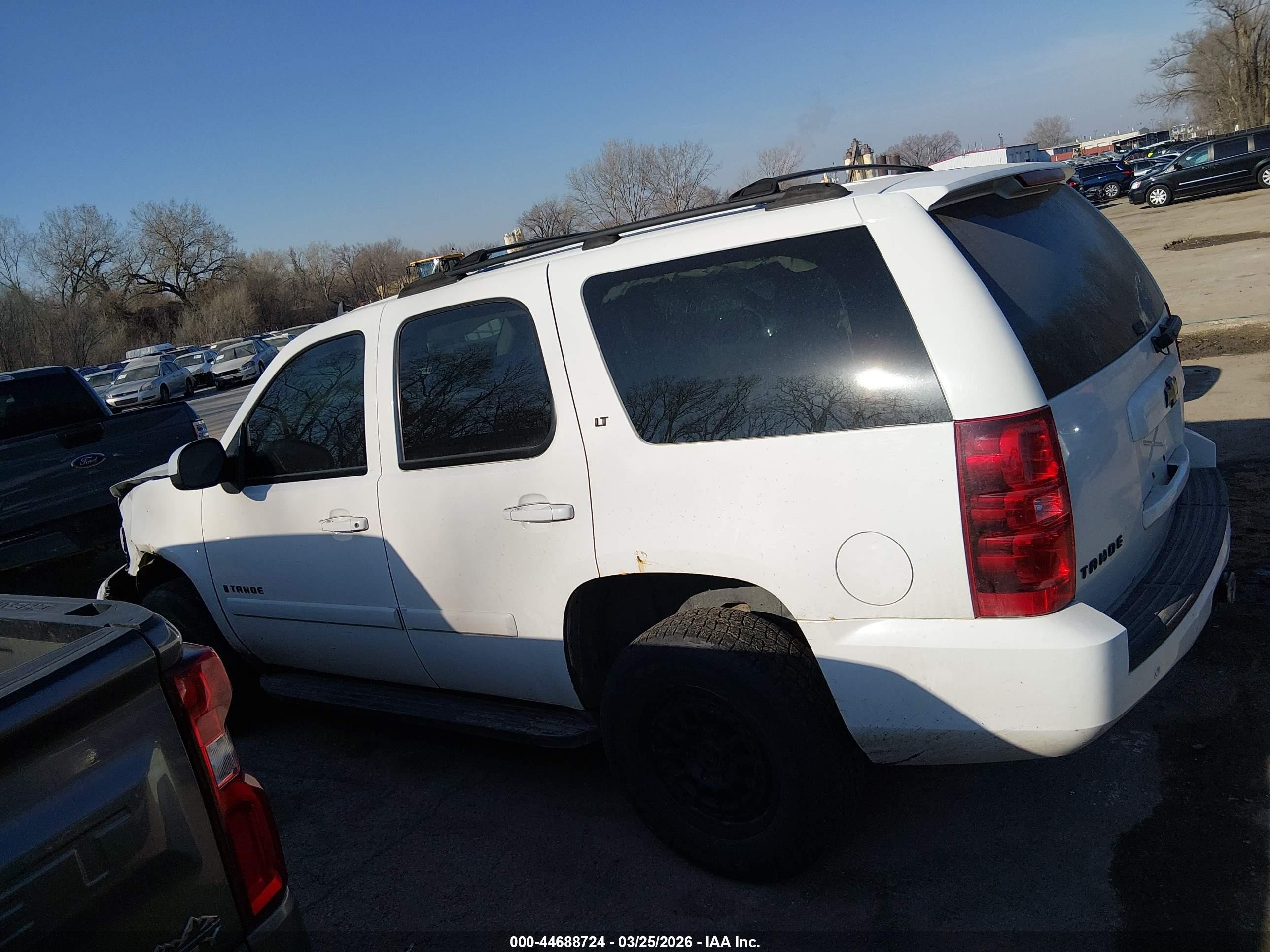 2007 Chevrolet Tahoe Lt White vin: 1GNFK13037R225726