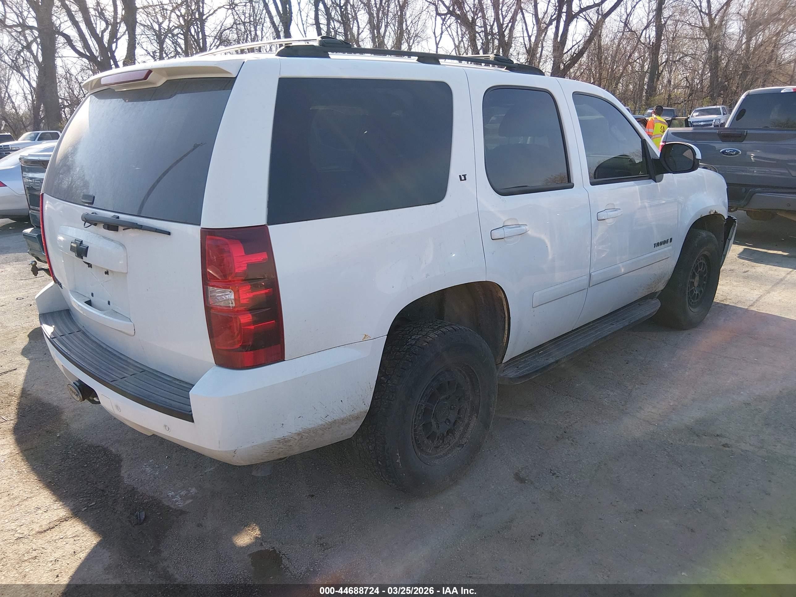 2007 Chevrolet Tahoe Lt White vin: 1GNFK13037R225726