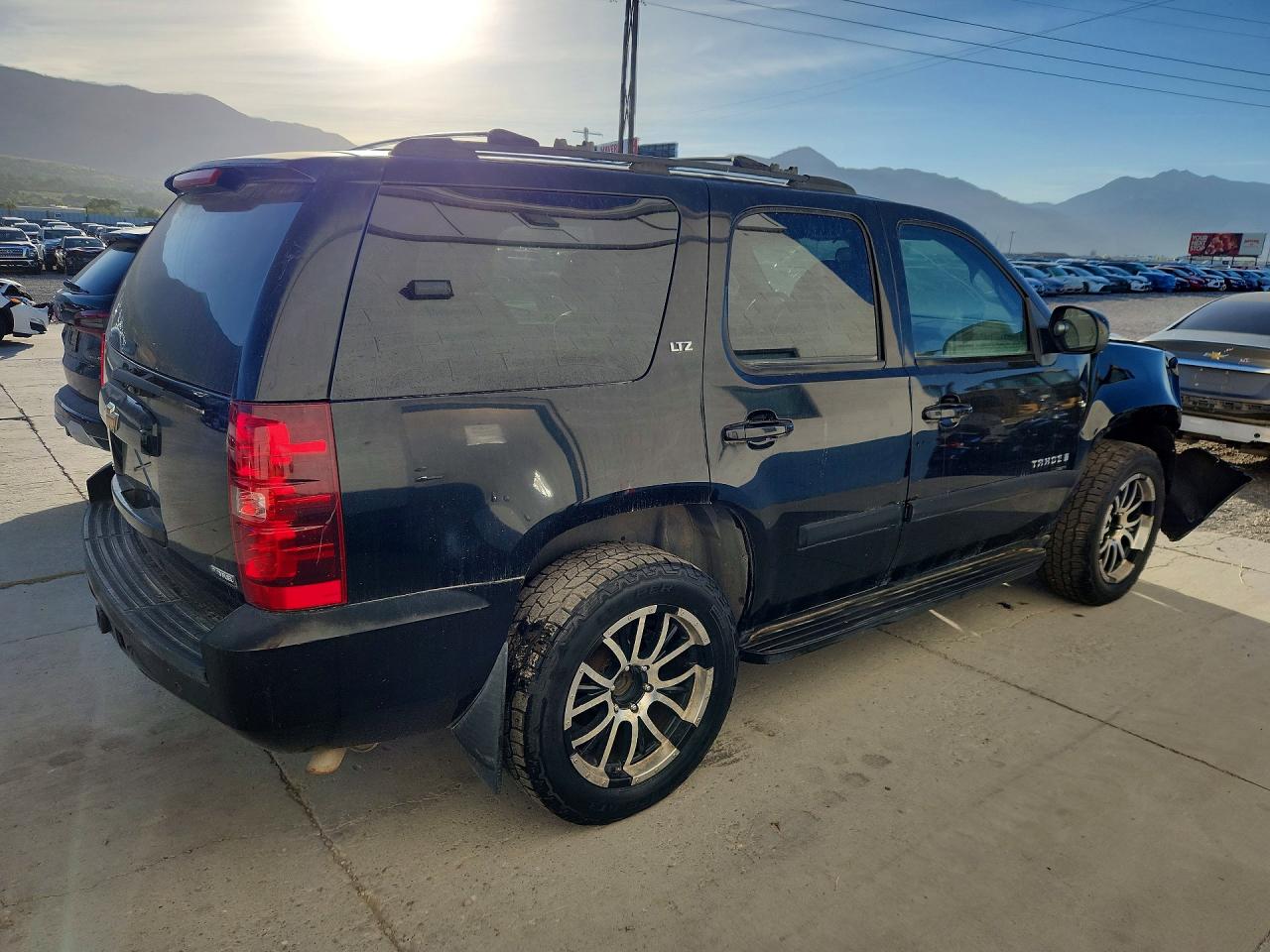 2007 Chevrolet Tahoe K1500 Черный vin: 1GNFK13037R241084