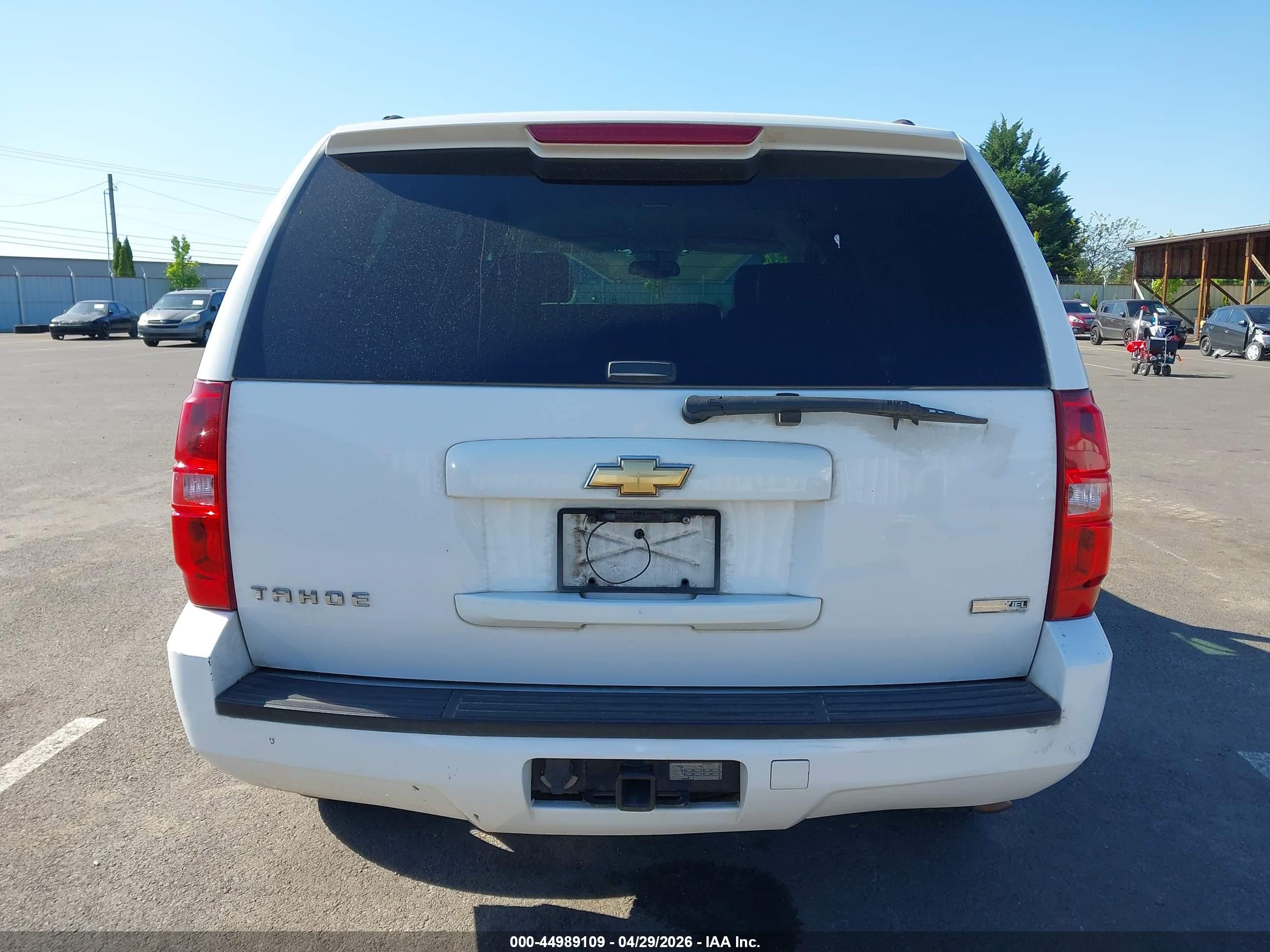 2007 Chevrolet Tahoe Lt White vin: 1GNFK13037R284307