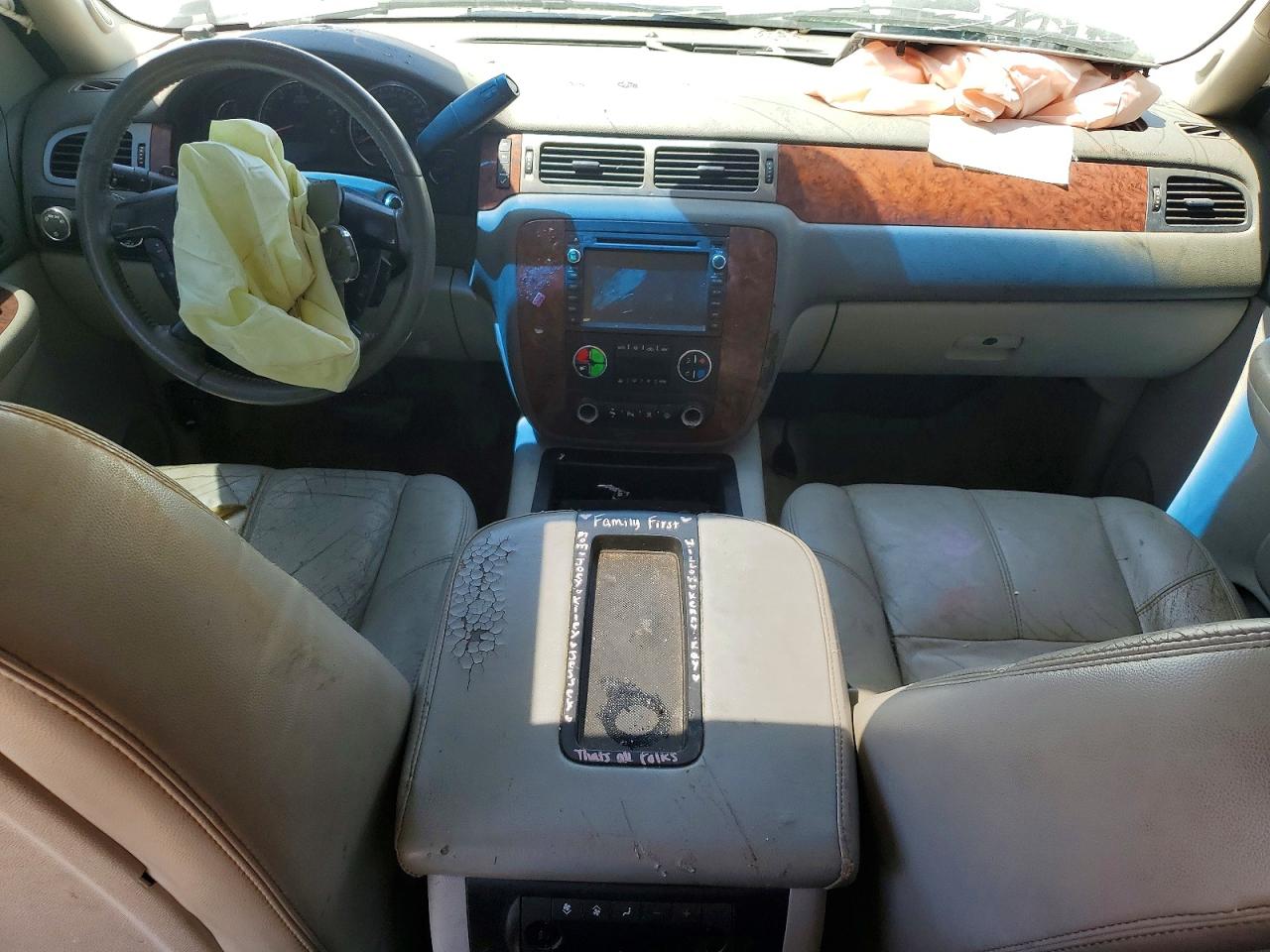 2007 Chevrolet Tahoe K1500 White vin: 1GNFK13037R314258
