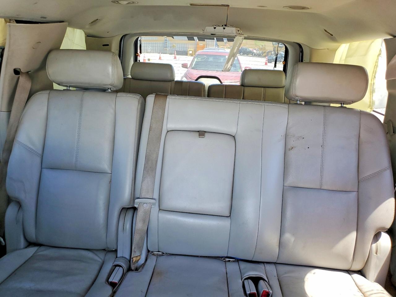 2007 Chevrolet Tahoe K1500 White vin: 1GNFK13037R314258