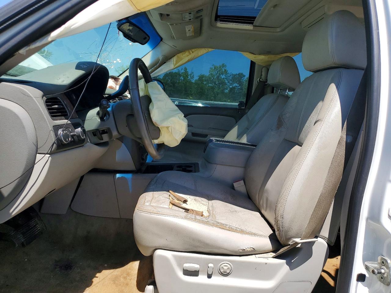 2007 Chevrolet Tahoe K1500 White vin: 1GNFK13037R314258