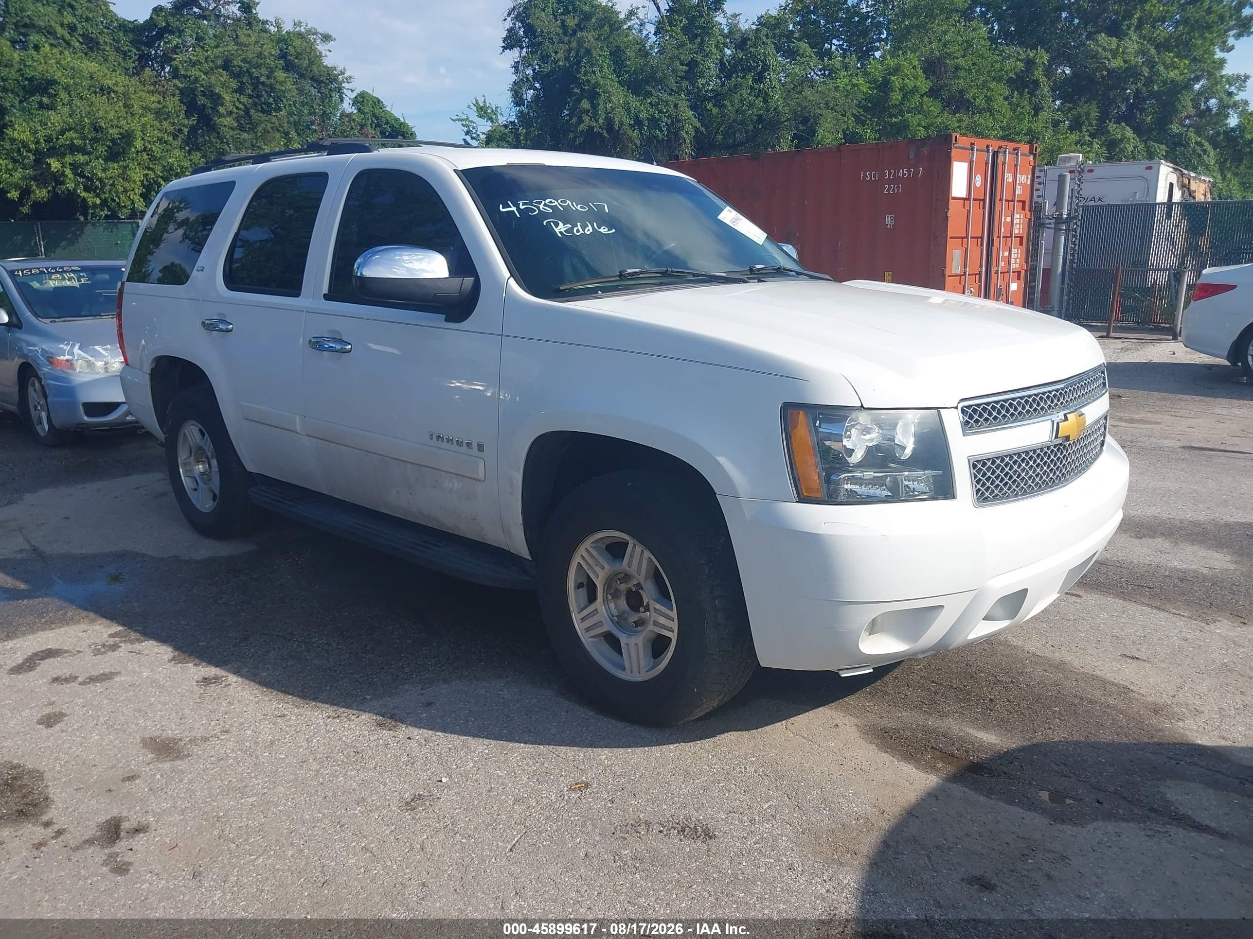 2008 Chevrolet Tahoe Ltz Белый vin: 1GNFK13038R172771
