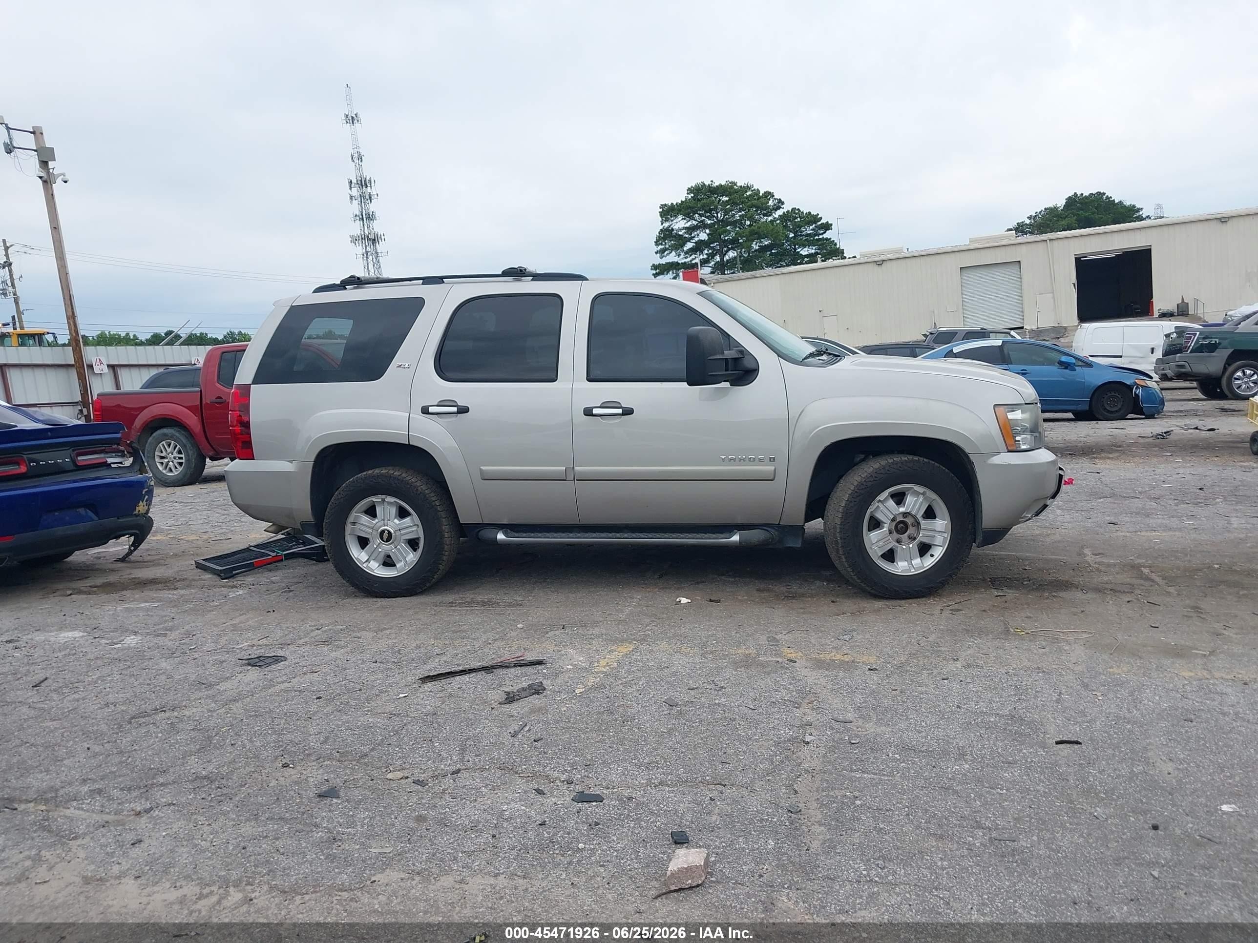 2008 Chevrolet Tahoe Lt Gold vin: 1GNFK13038R202075