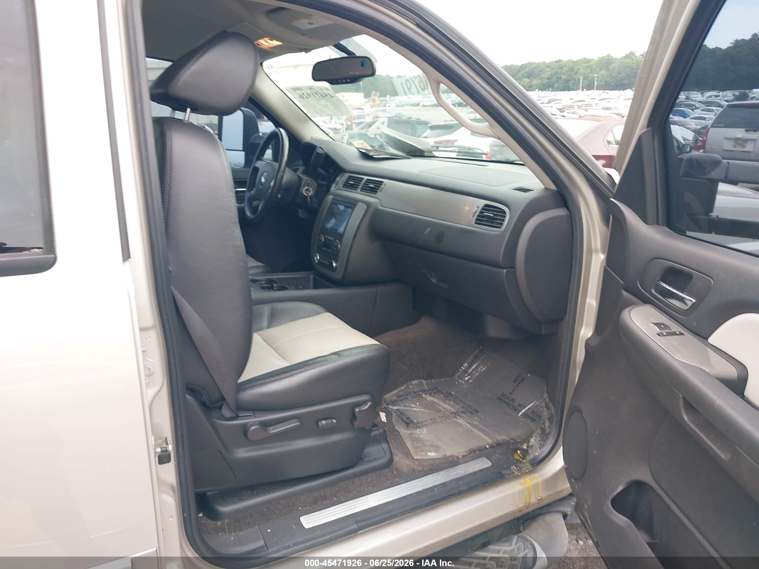 2008 Chevrolet Tahoe Lt Gold vin: 1GNFK13038R202075