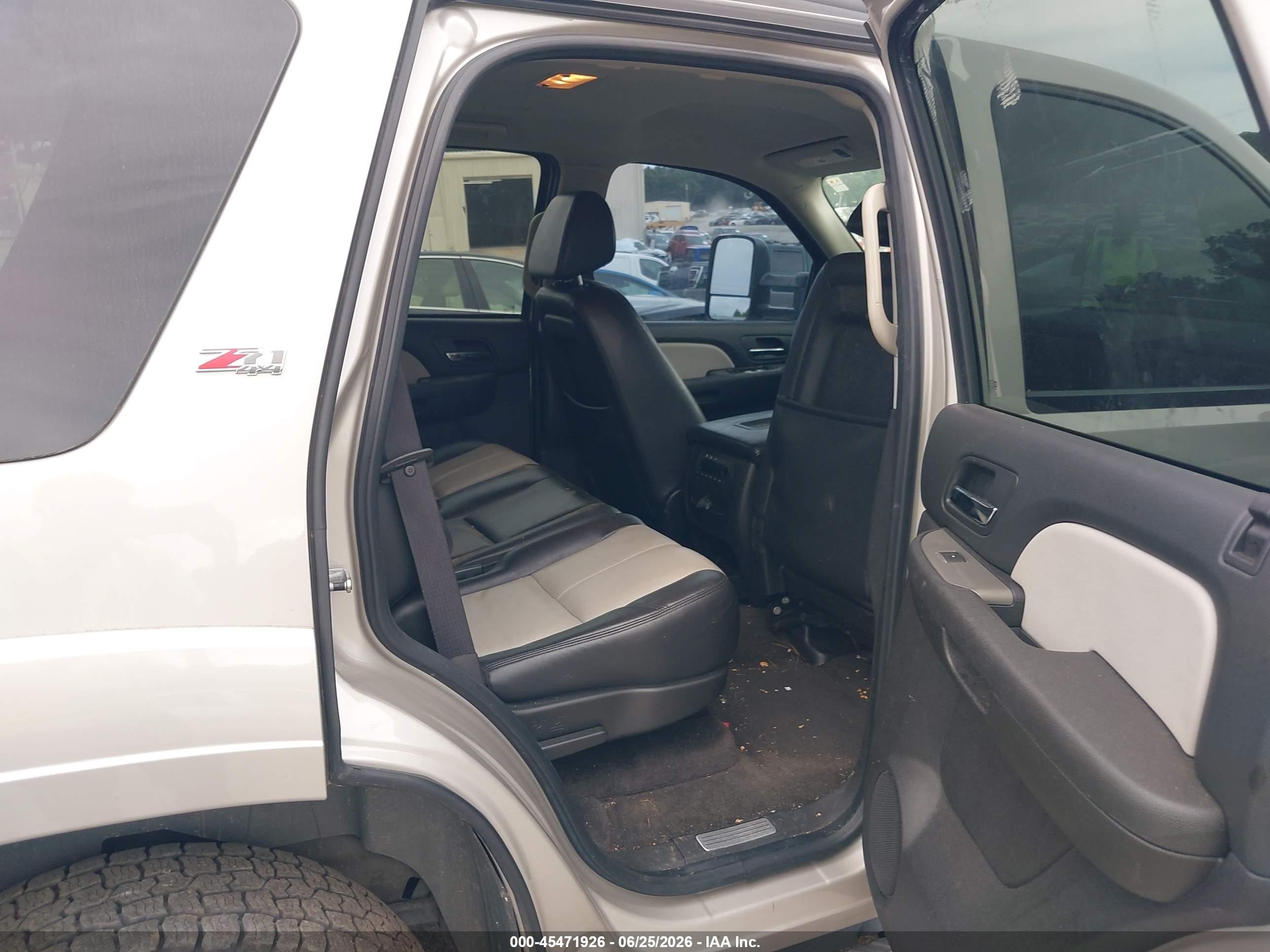 2008 Chevrolet Tahoe Lt Gold vin: 1GNFK13038R202075
