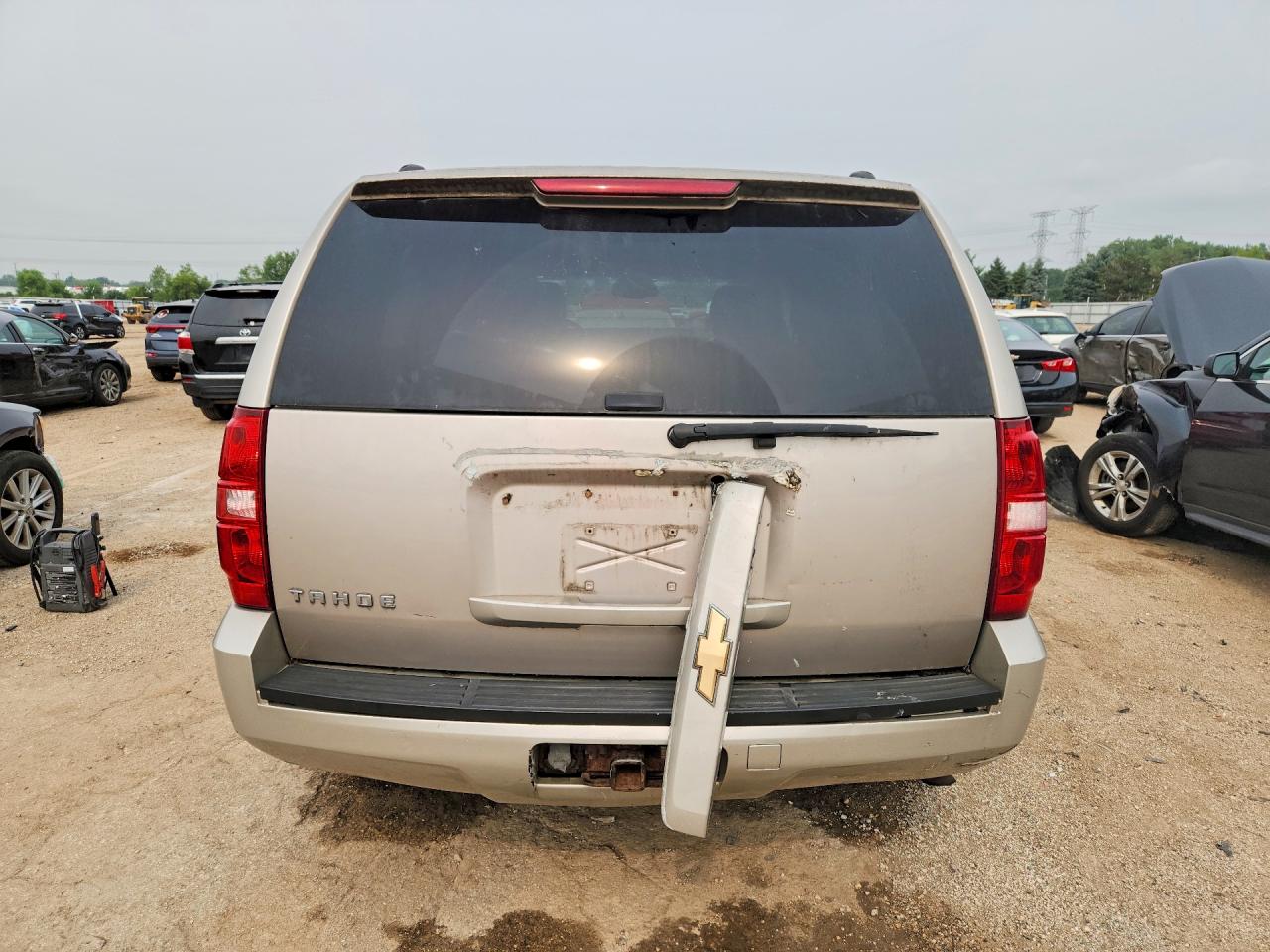 2007 Chevrolet Tahoe K1500 Beige vin: 1GNFK13047J106159