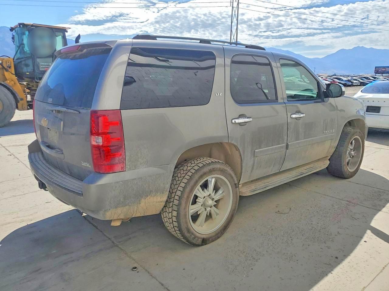 2007 Chevrolet Tahoe K1500 Gray vin: 1GNFK13047J270219