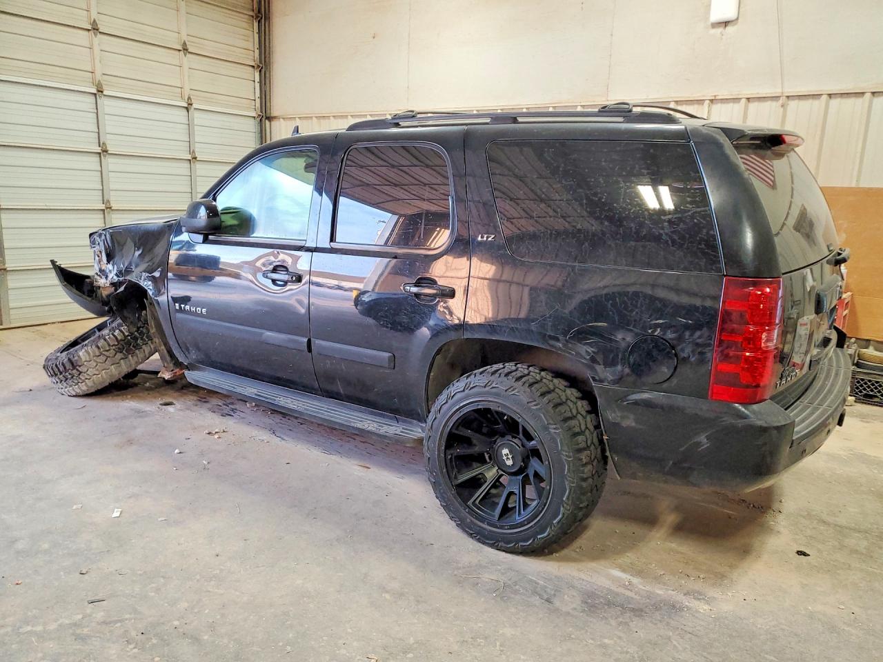2007 Chevrolet Tahoe K1500 Black vin: 1GNFK13047R136893