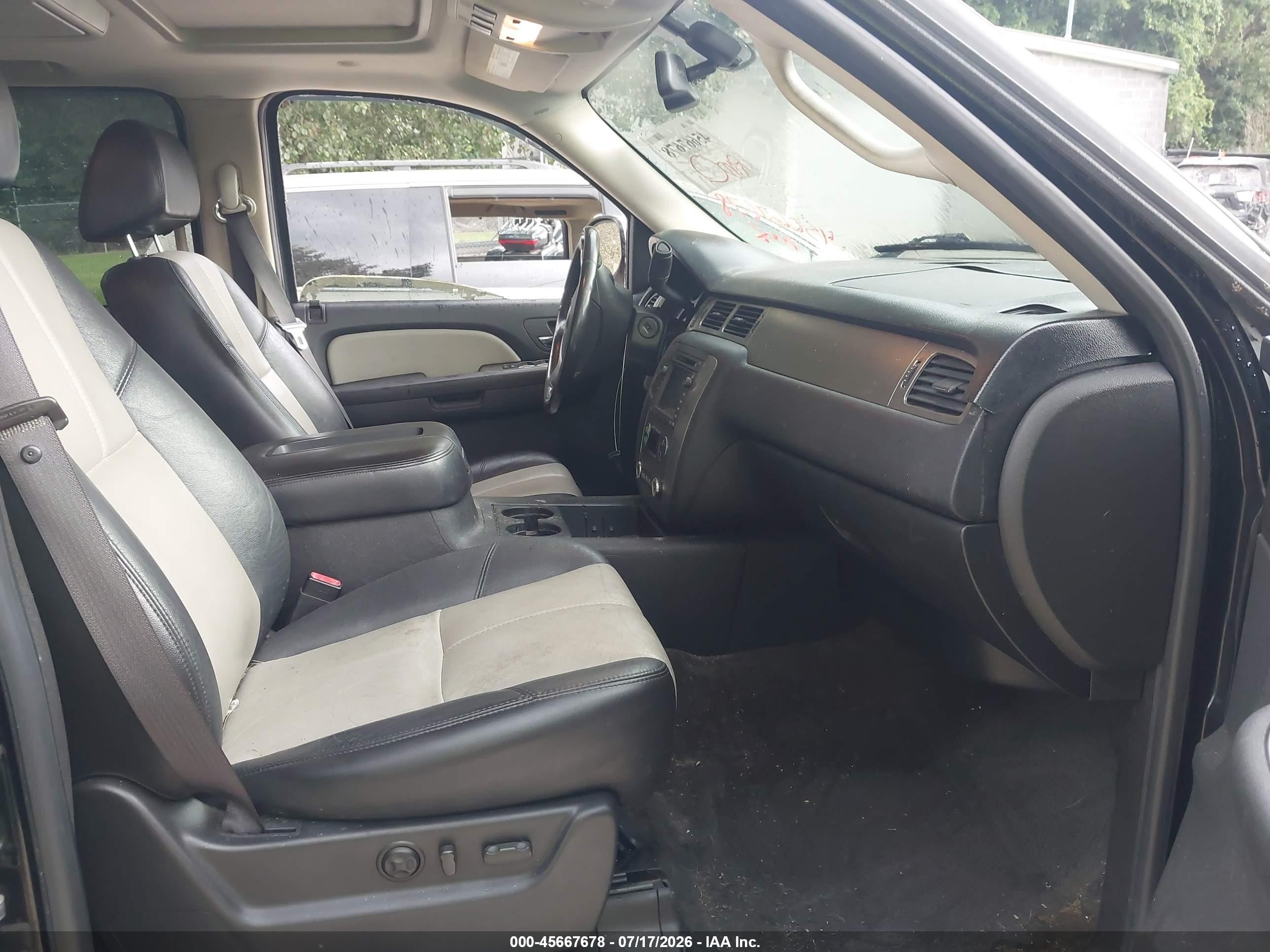 2007 Chevrolet Tahoe Lt Black vin: 1GNFK13047R299656