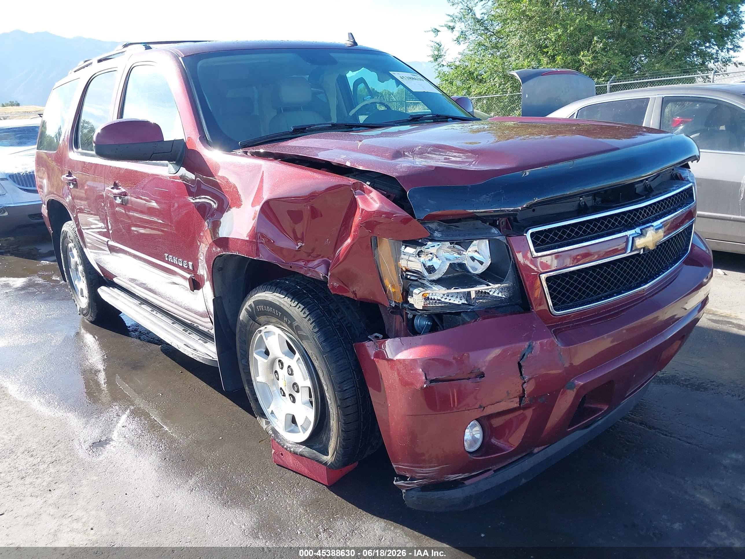 2008 Chevrolet Tahoe Lt Red vin: 1GNFK13048J167674