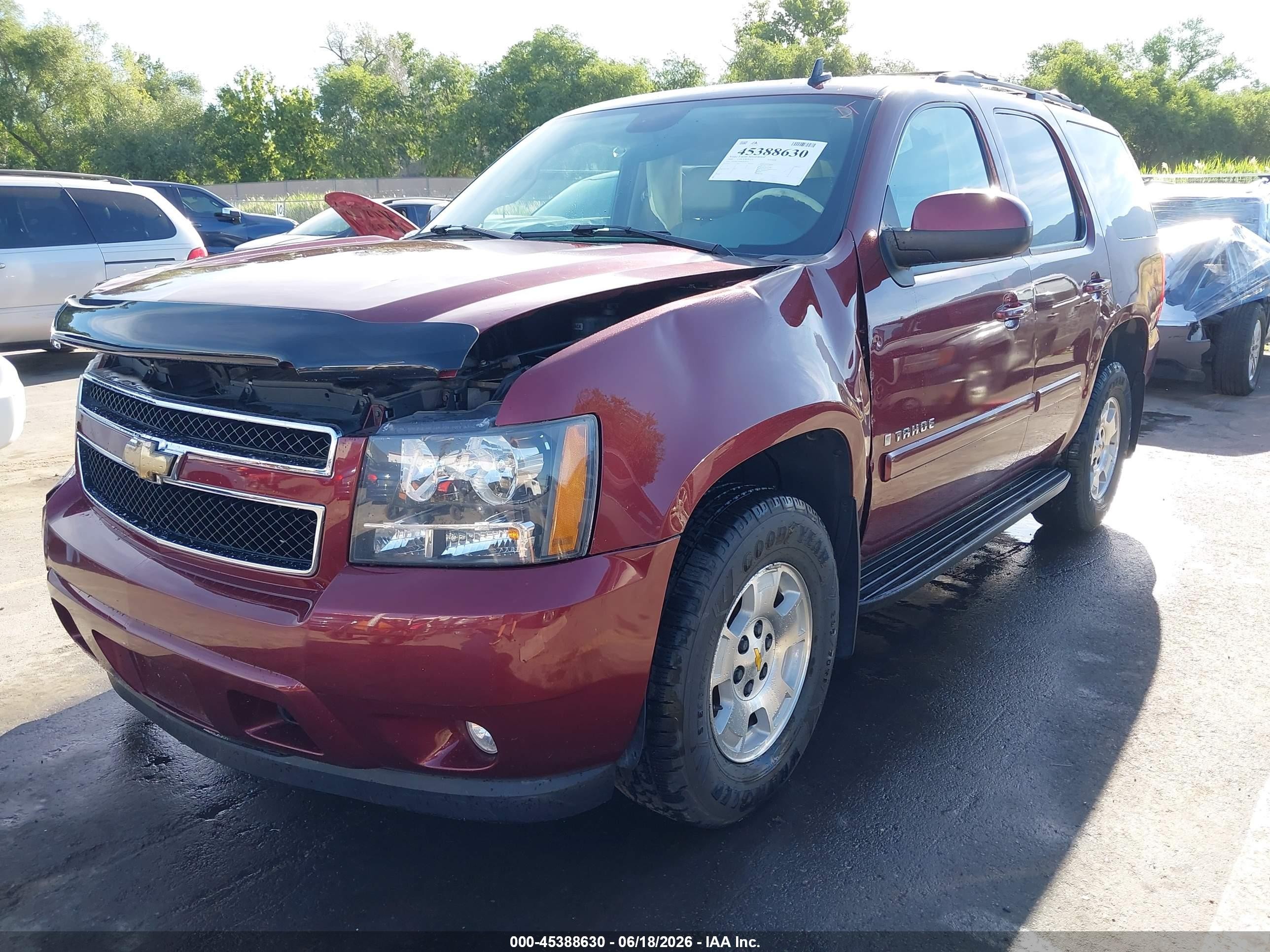 2008 Chevrolet Tahoe Lt Red vin: 1GNFK13048J167674