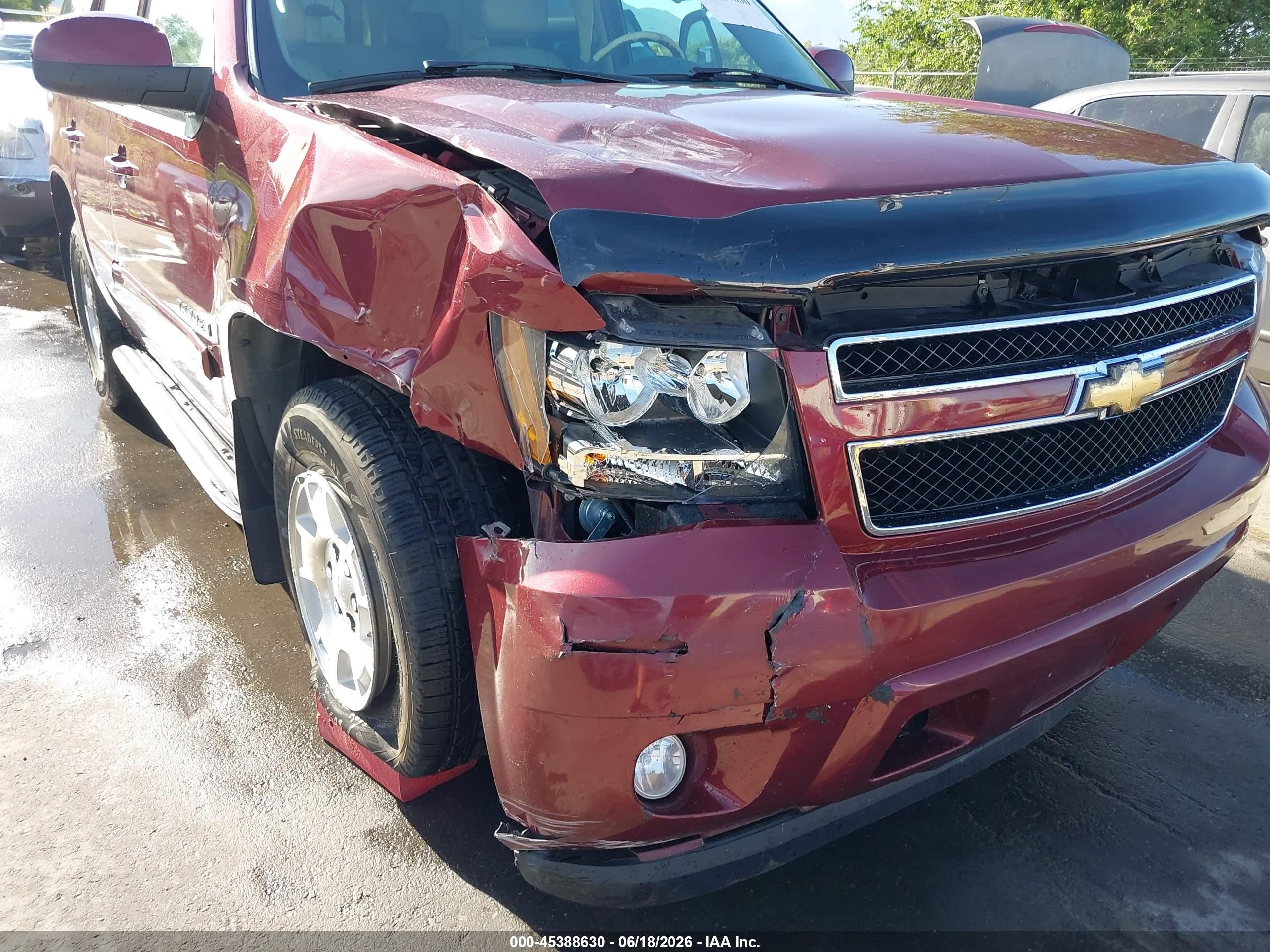 2008 Chevrolet Tahoe Lt Red vin: 1GNFK13048J167674