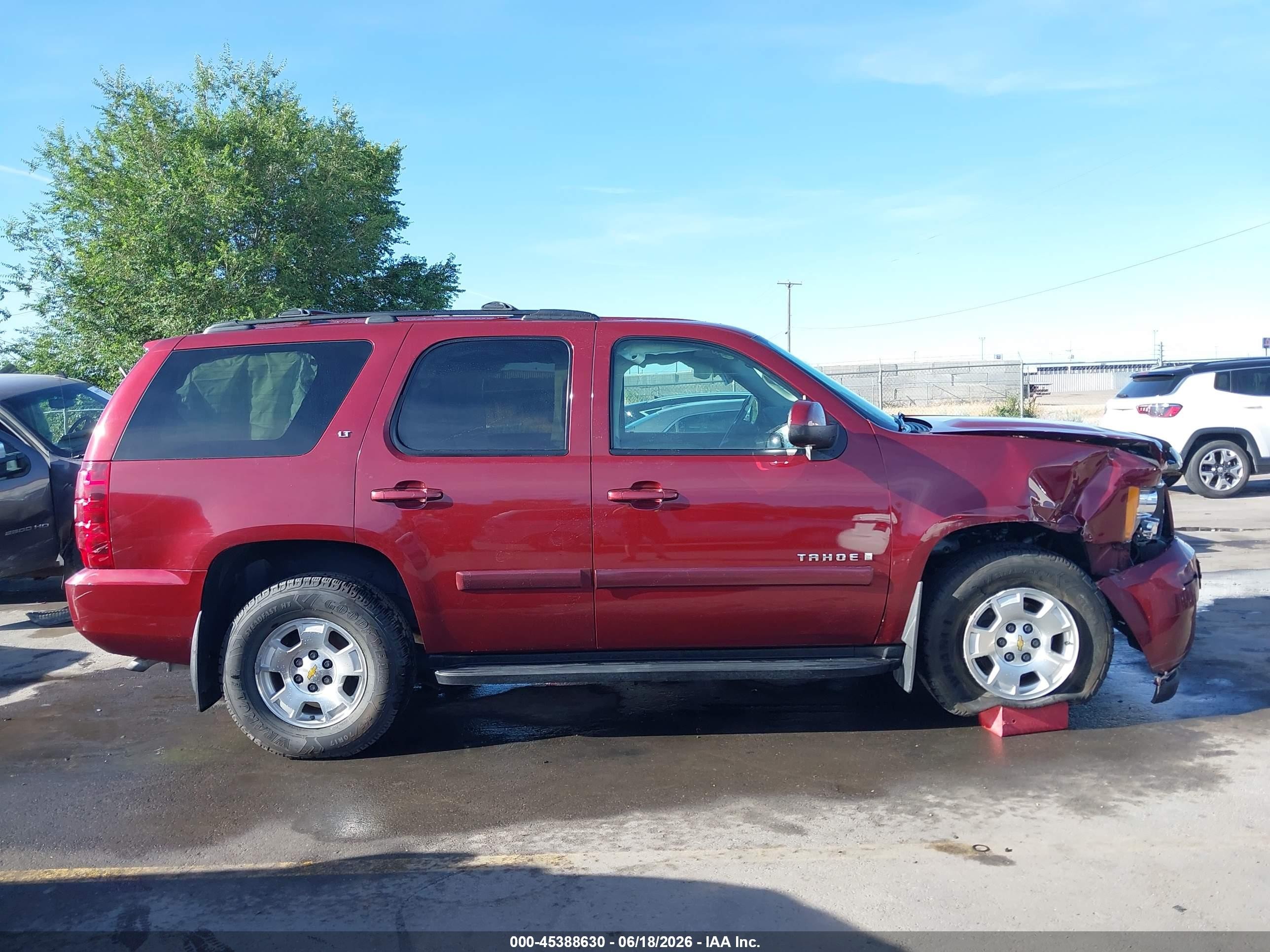 2008 Chevrolet Tahoe Lt Red vin: 1GNFK13048J167674