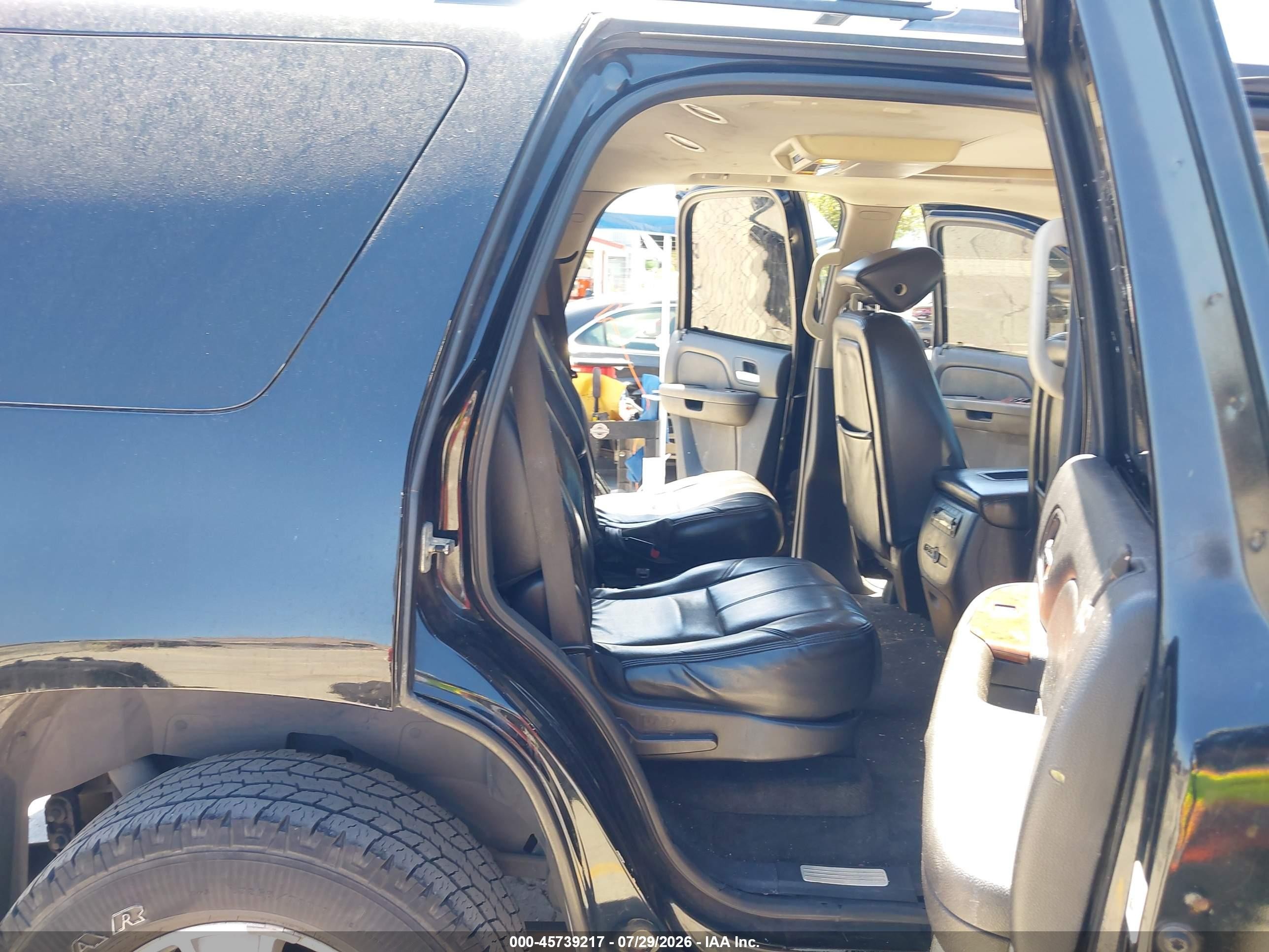2008 Chevrolet Tahoe Lt Black vin: 1GNFK13048R112692