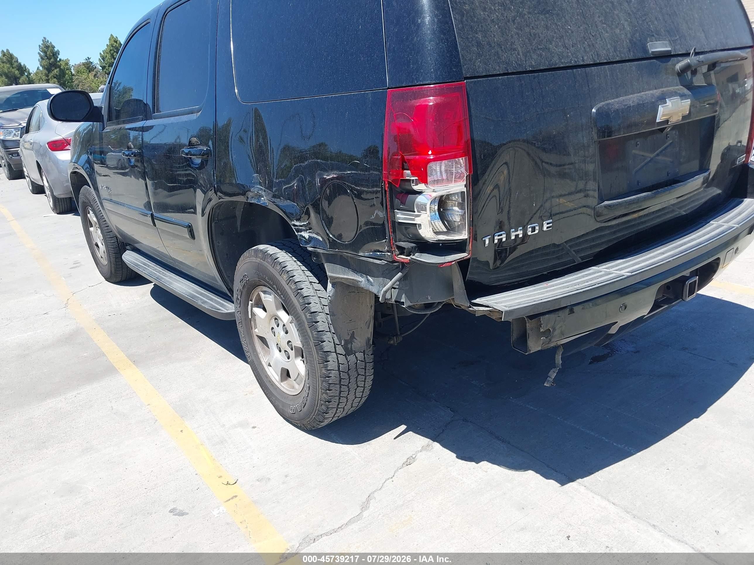 2008 Chevrolet Tahoe Lt Black vin: 1GNFK13048R112692