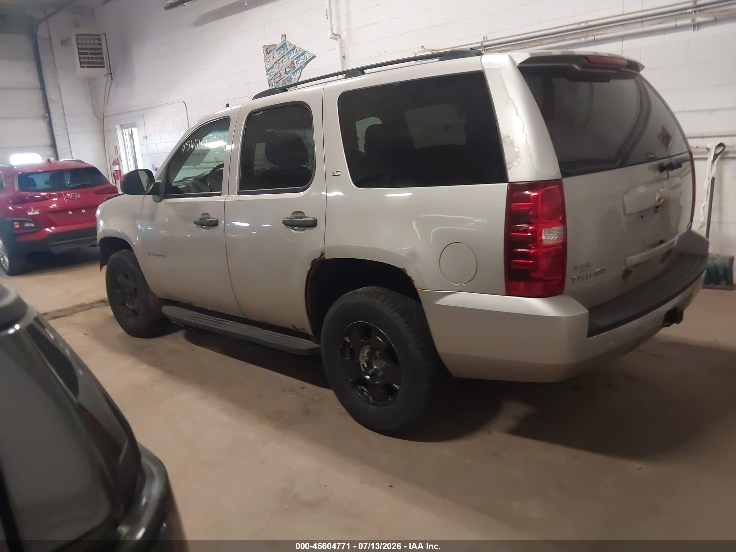 2009 Chevrolet Tahoe Ls Silver vin: 1GNFK13049R179682