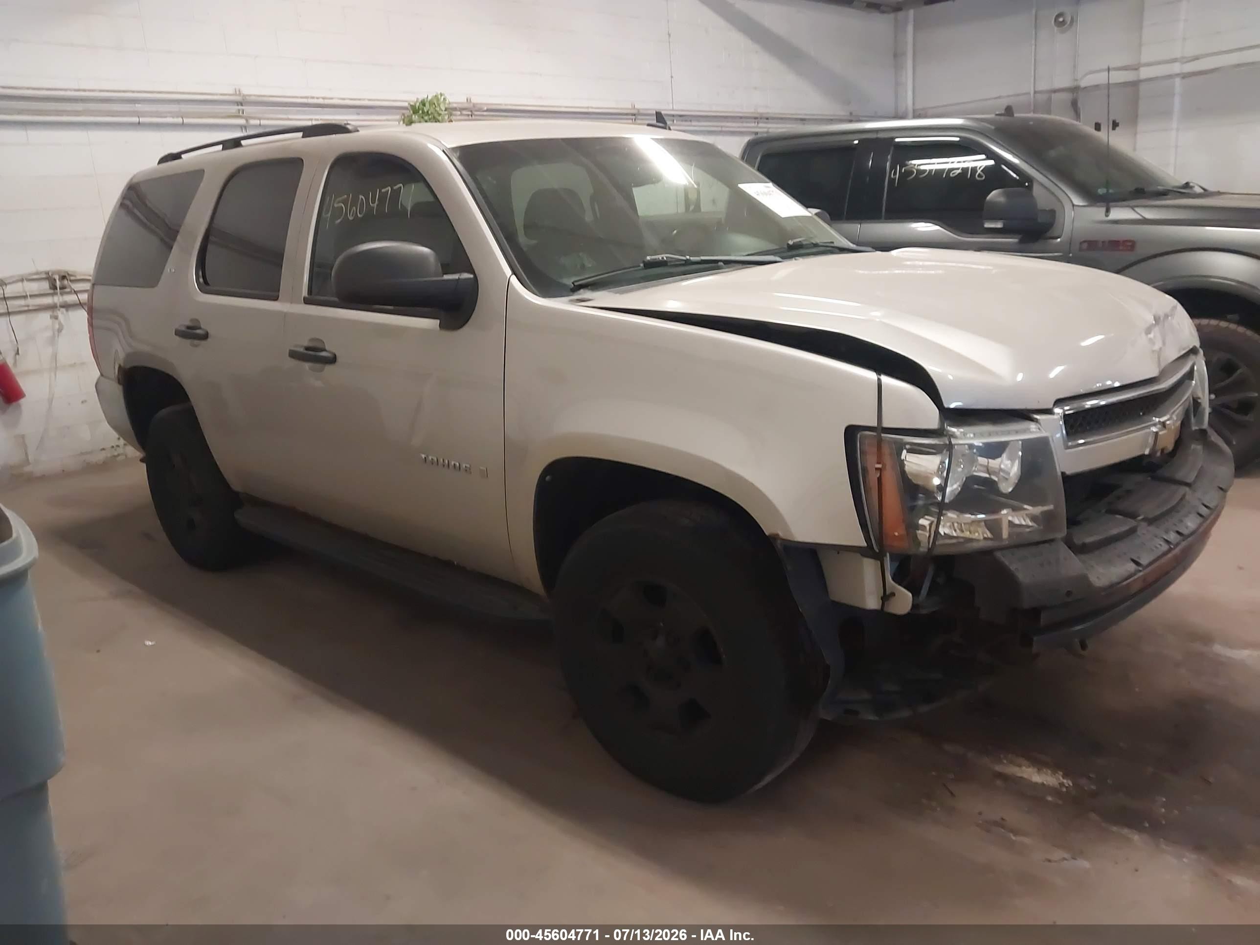 2009 Chevrolet Tahoe Ls Серебряный vin: 1GNFK13049R179682