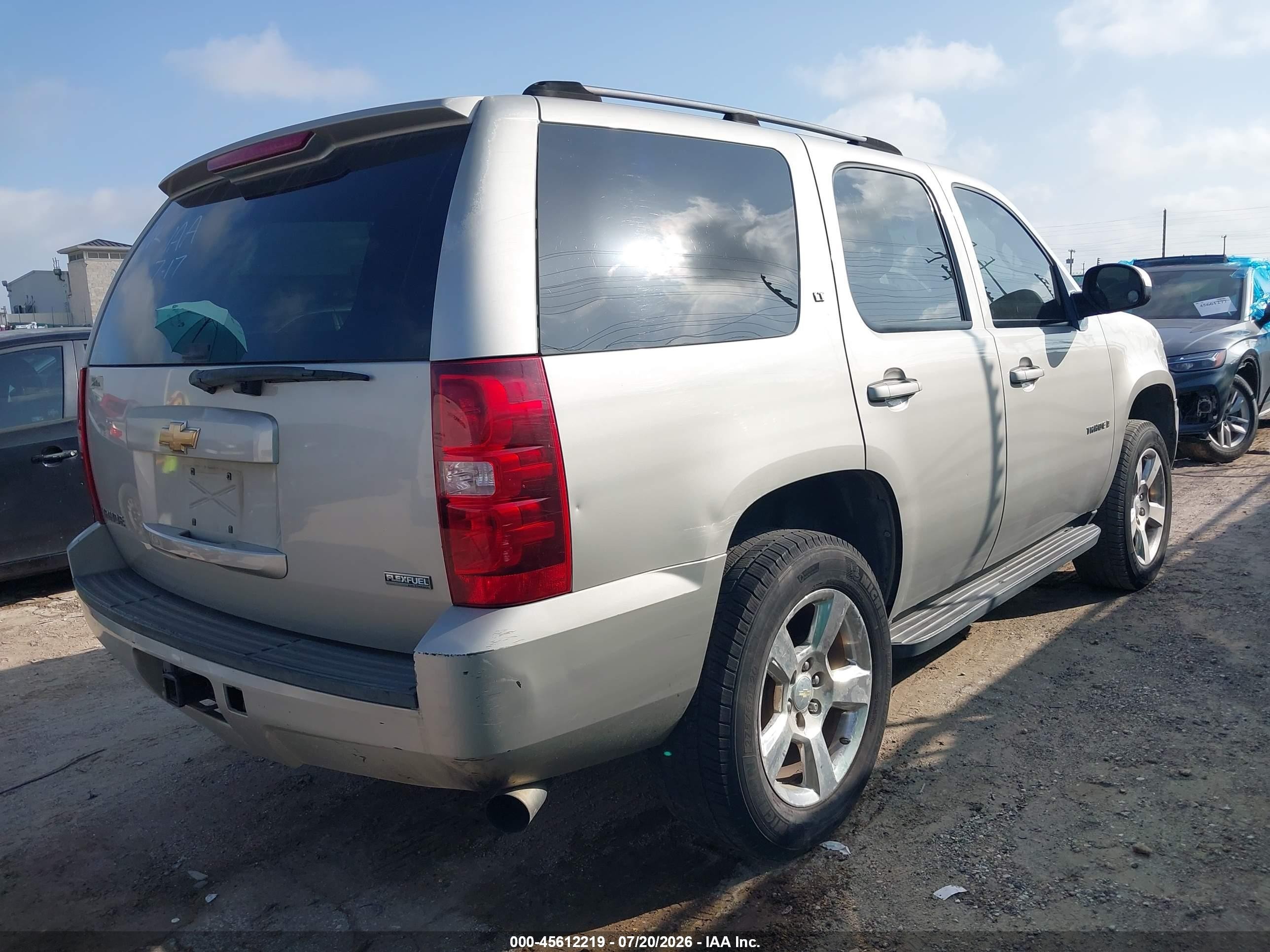 2007 Chevrolet Tahoe Lt Silver vin: 1GNFK13057R273681