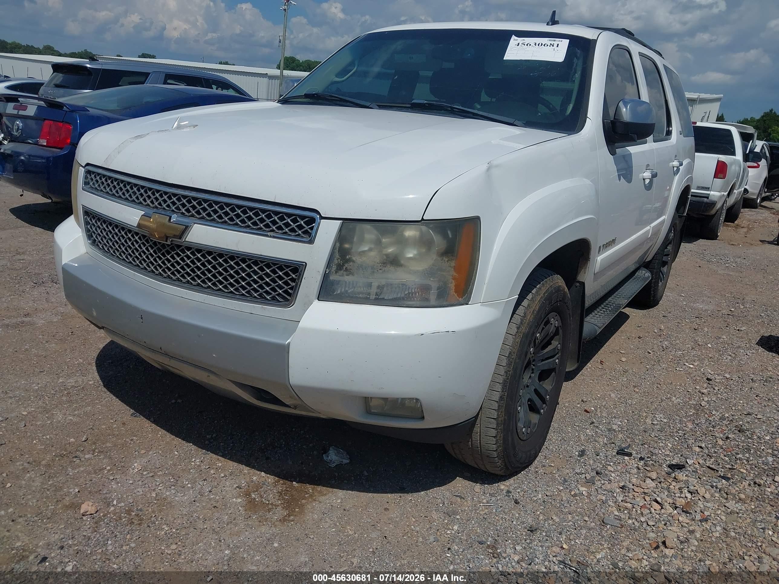2007 Chevrolet Tahoe Lt White vin: 1GNFK13057R368905
