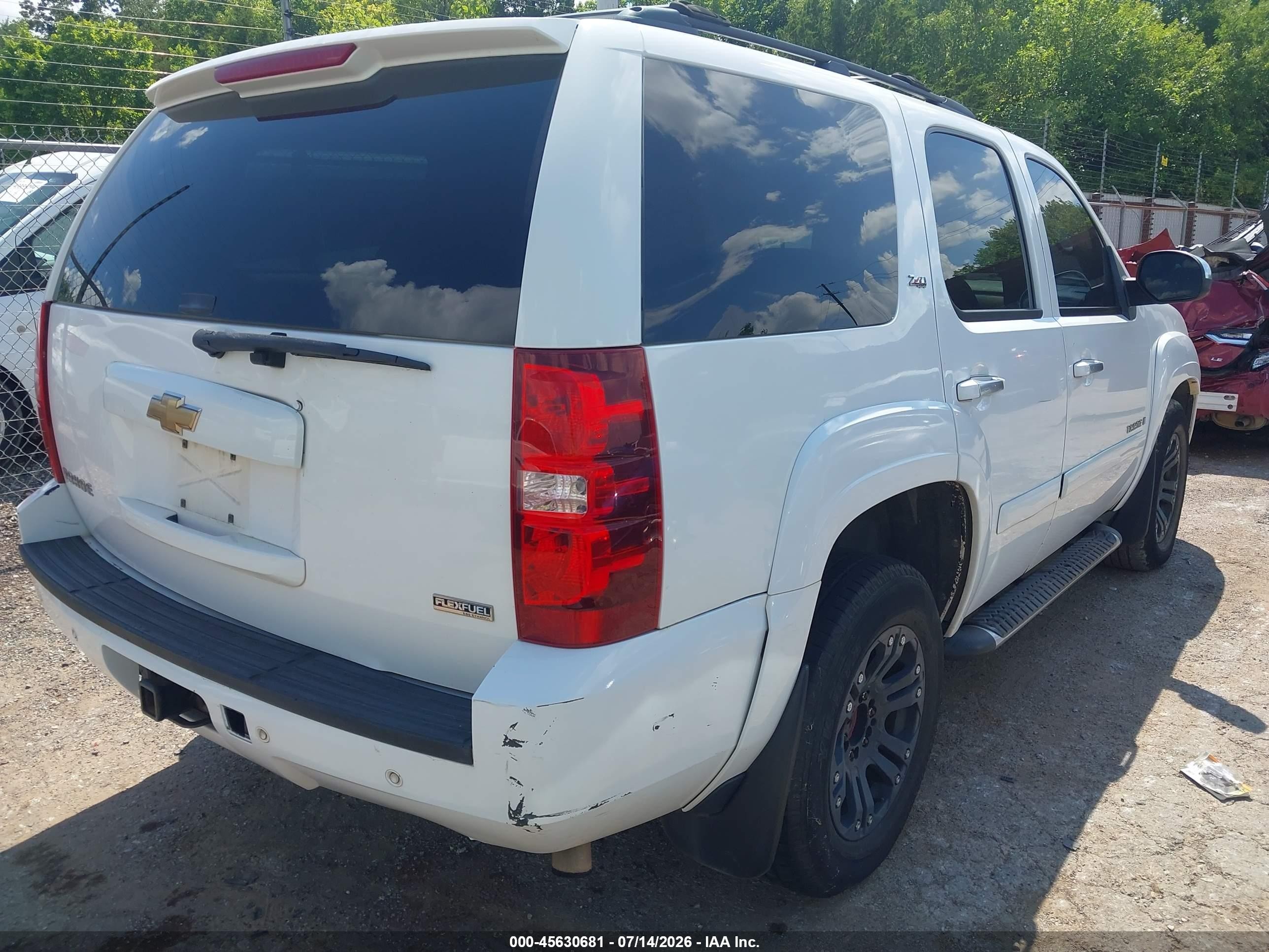 2007 Chevrolet Tahoe Lt White vin: 1GNFK13057R368905