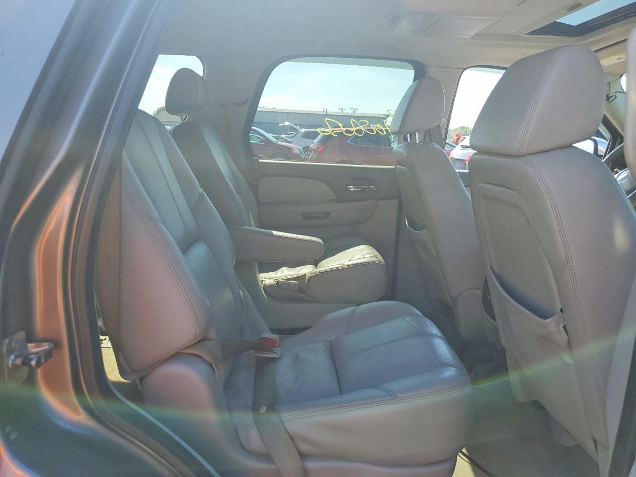2008 Chevrolet Tahoe K1500 Gray vin: 1GNFK13058R105945