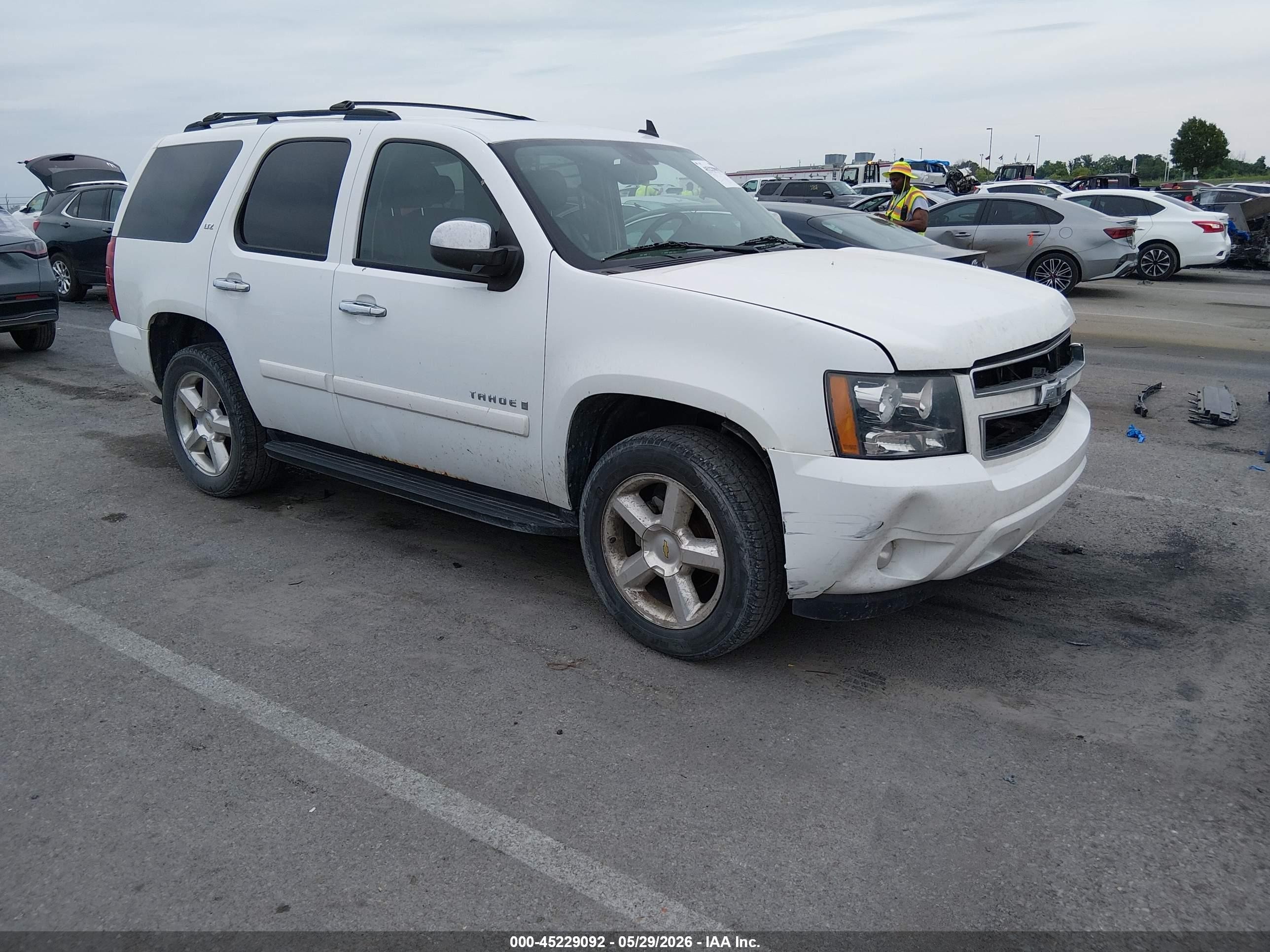 2008 Chevrolet Tahoe Ltz White vin: 1GNFK13068J200108