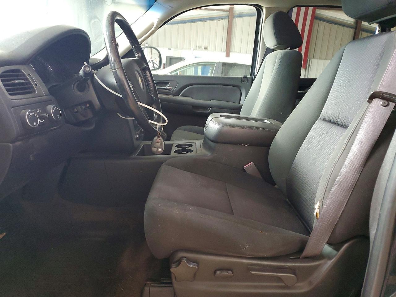 2008 Chevrolet Tahoe K1500 Синий vin: 1GNFK13068J235621