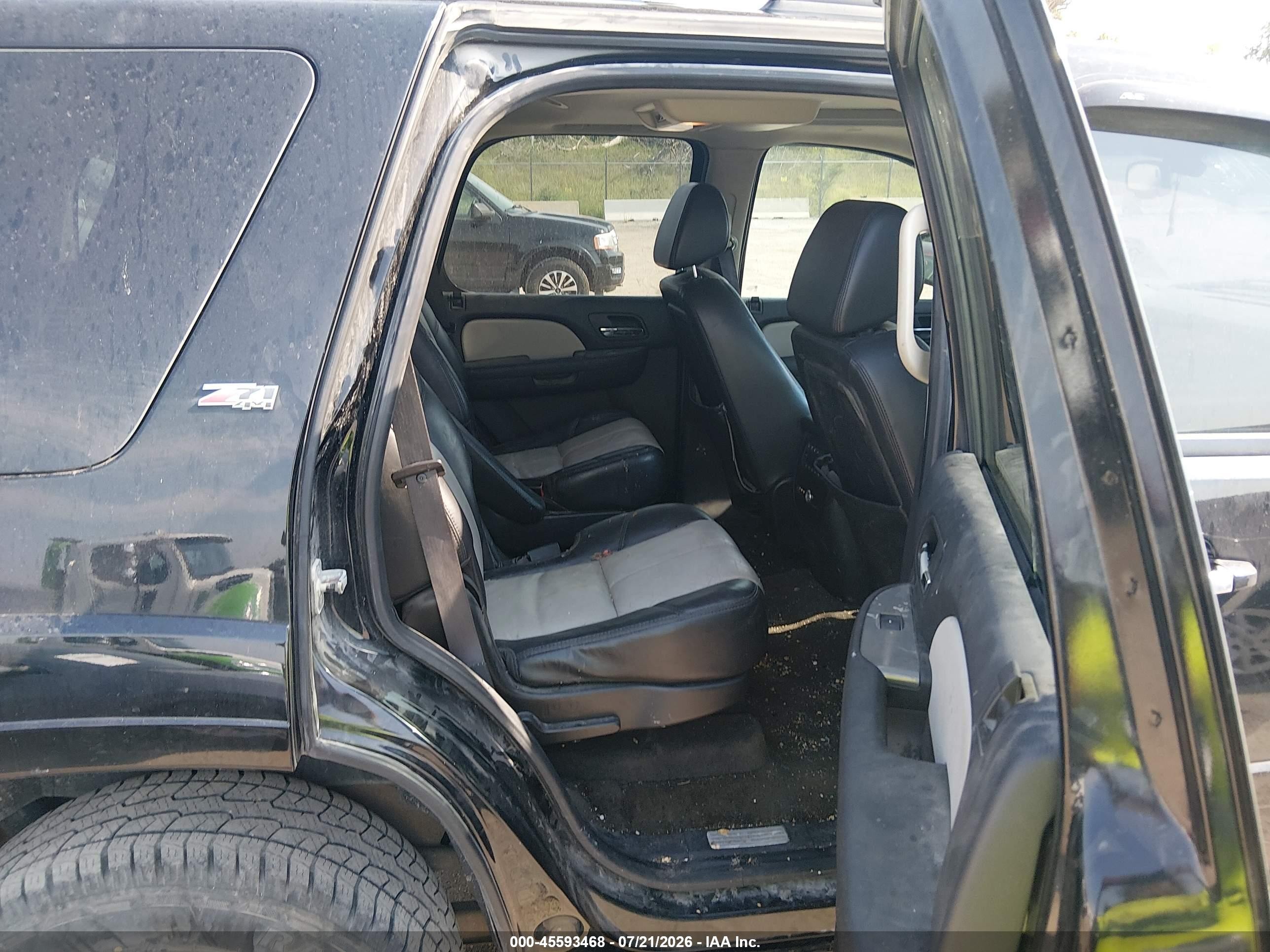 2008 Chevrolet Tahoe Lt Black vin: 1GNFK13068R107218