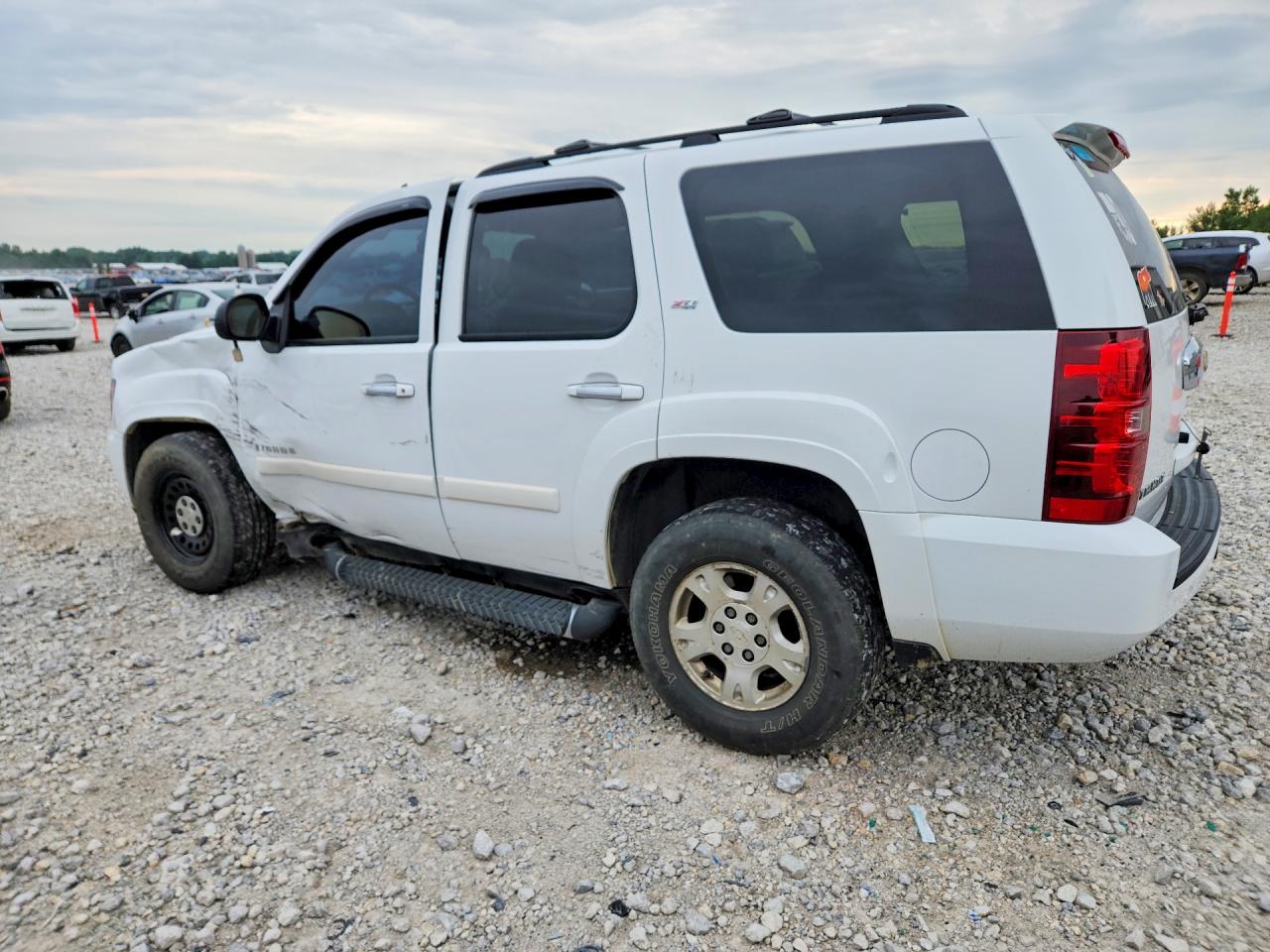 2008 Chevrolet Tahoe K1500 White vin: 1GNFK13068R116467