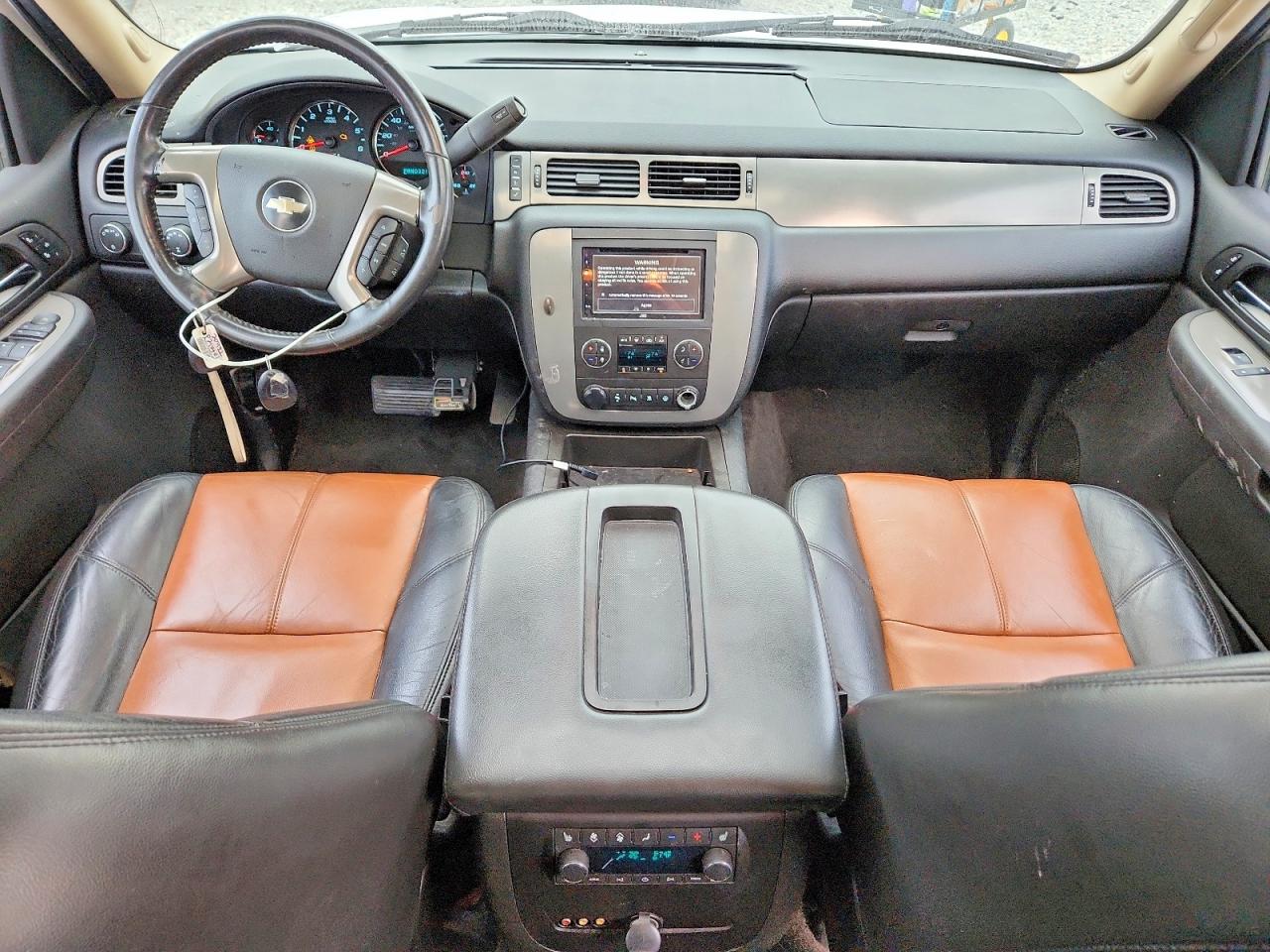 2008 Chevrolet Tahoe K1500 White vin: 1GNFK13068R116467
