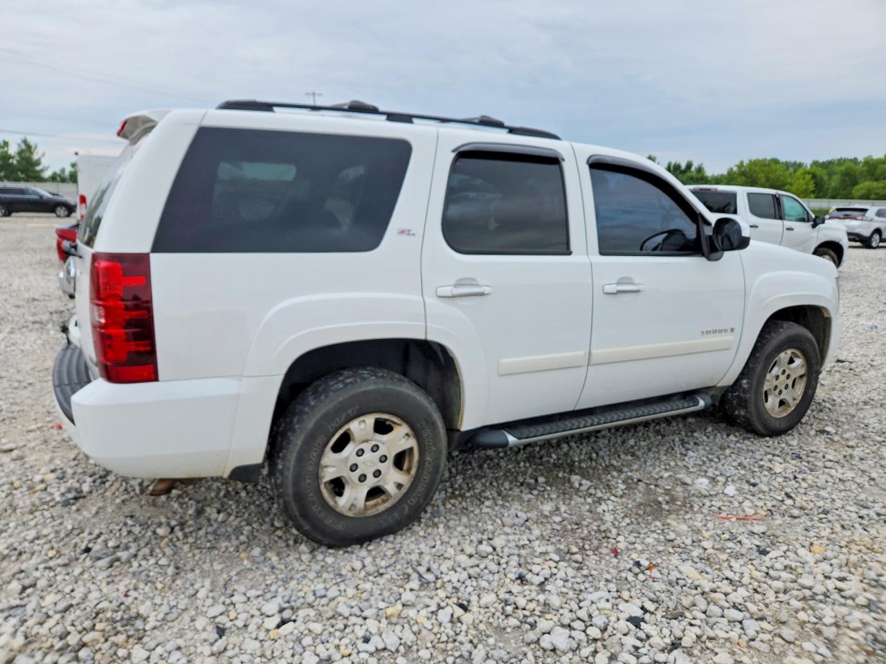 2008 Chevrolet Tahoe K1500 White vin: 1GNFK13068R116467