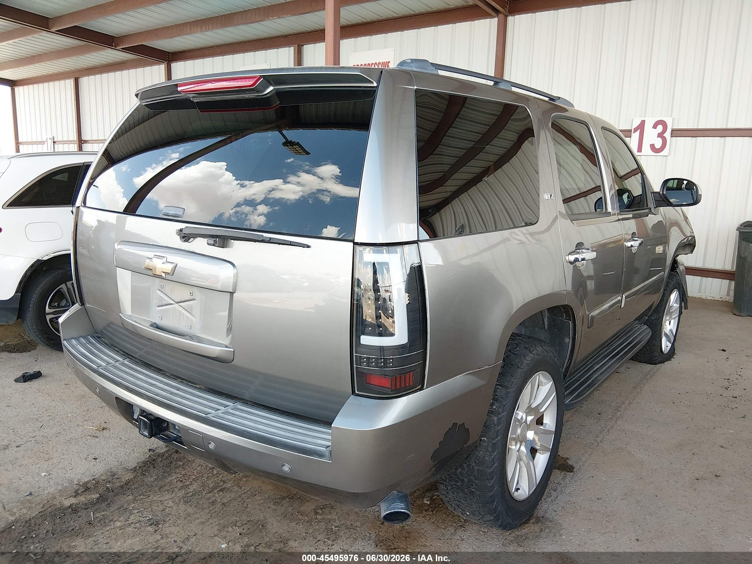 2008 Chevrolet Tahoe Ltz Gray vin: 1GNFK13068R193310
