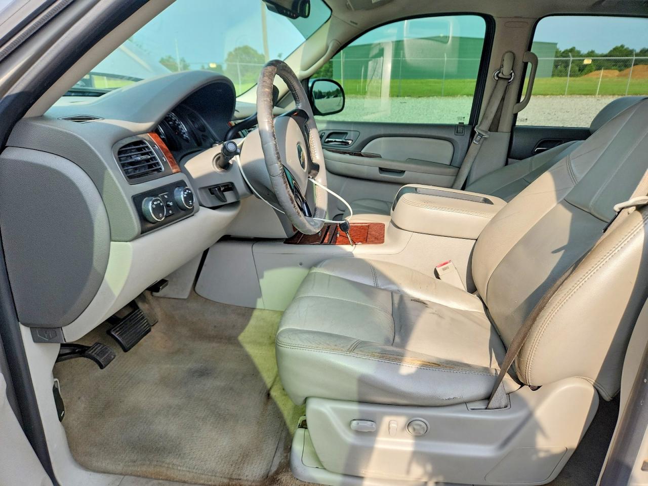2007 Chevrolet Tahoe K1500 Серый vin: 1GNFK13077J388944