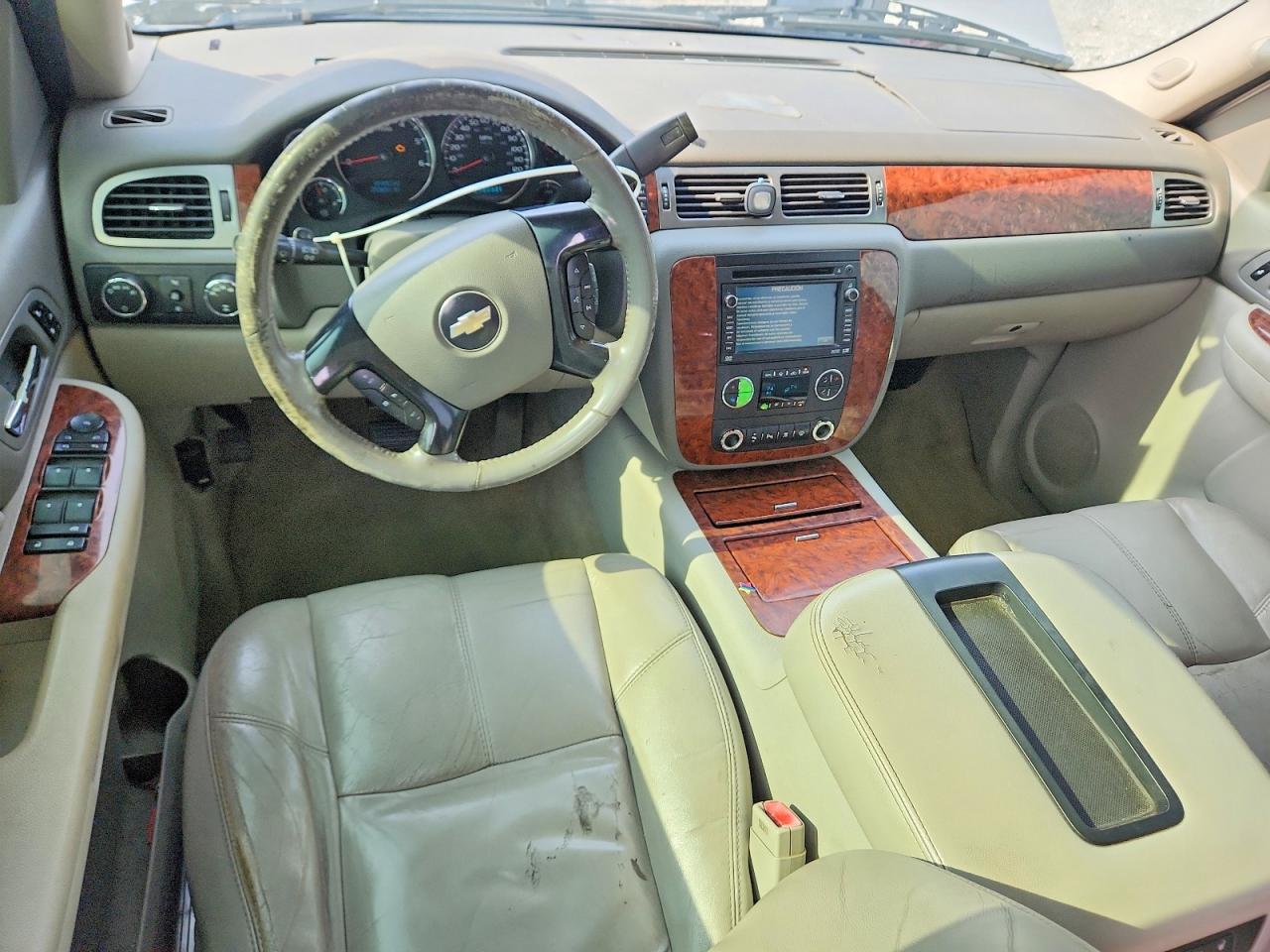 2007 Chevrolet Tahoe K1500 Серый vin: 1GNFK13077J388944