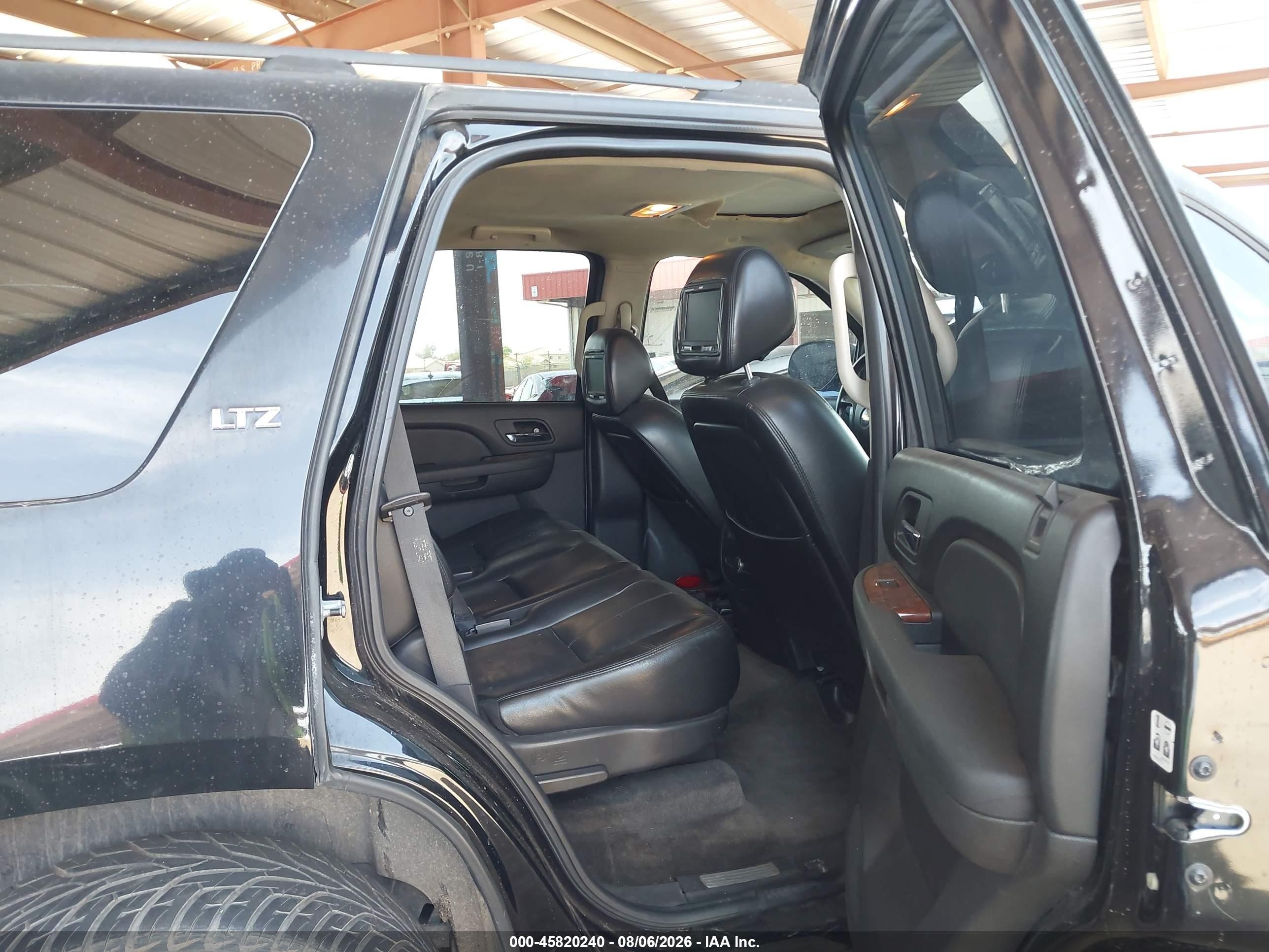 2007 Chevrolet Tahoe Ltz Black vin: 1GNFK13077R138024
