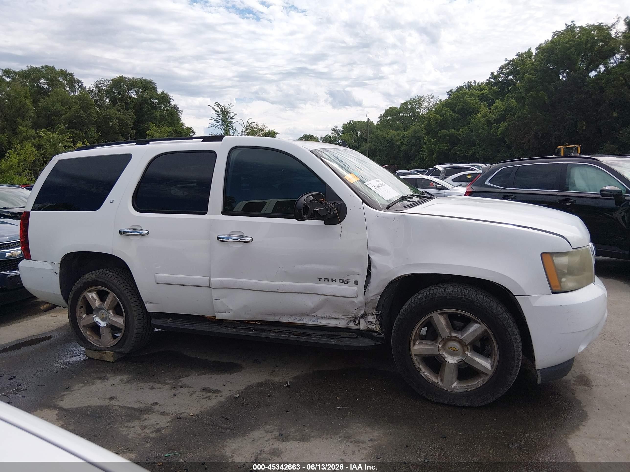 2007 Chevrolet Tahoe Lt White vin: 1GNFK13077R226510