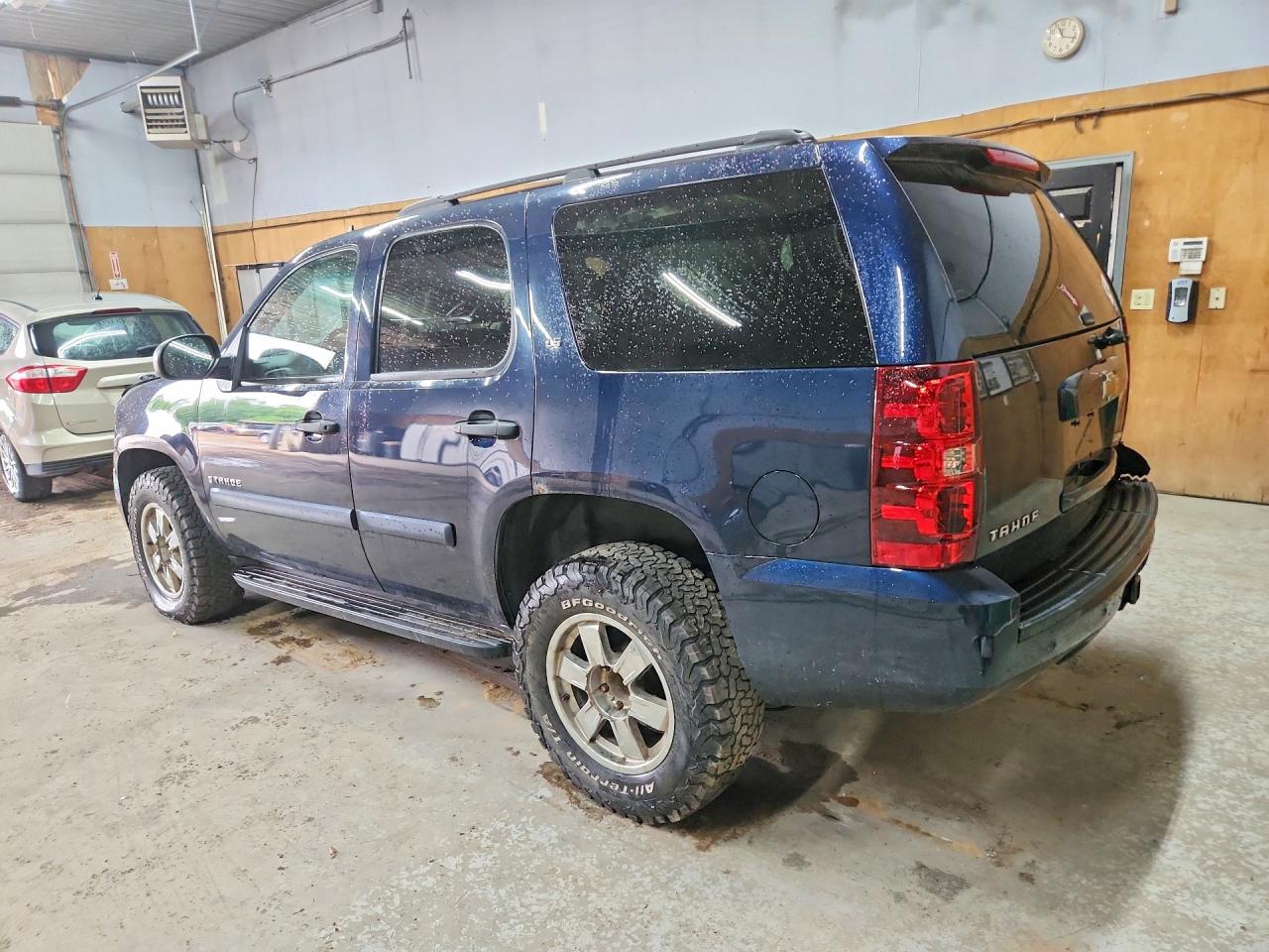 2008 Chevrolet Tahoe K1500 Синий vin: 1GNFK13078J121899