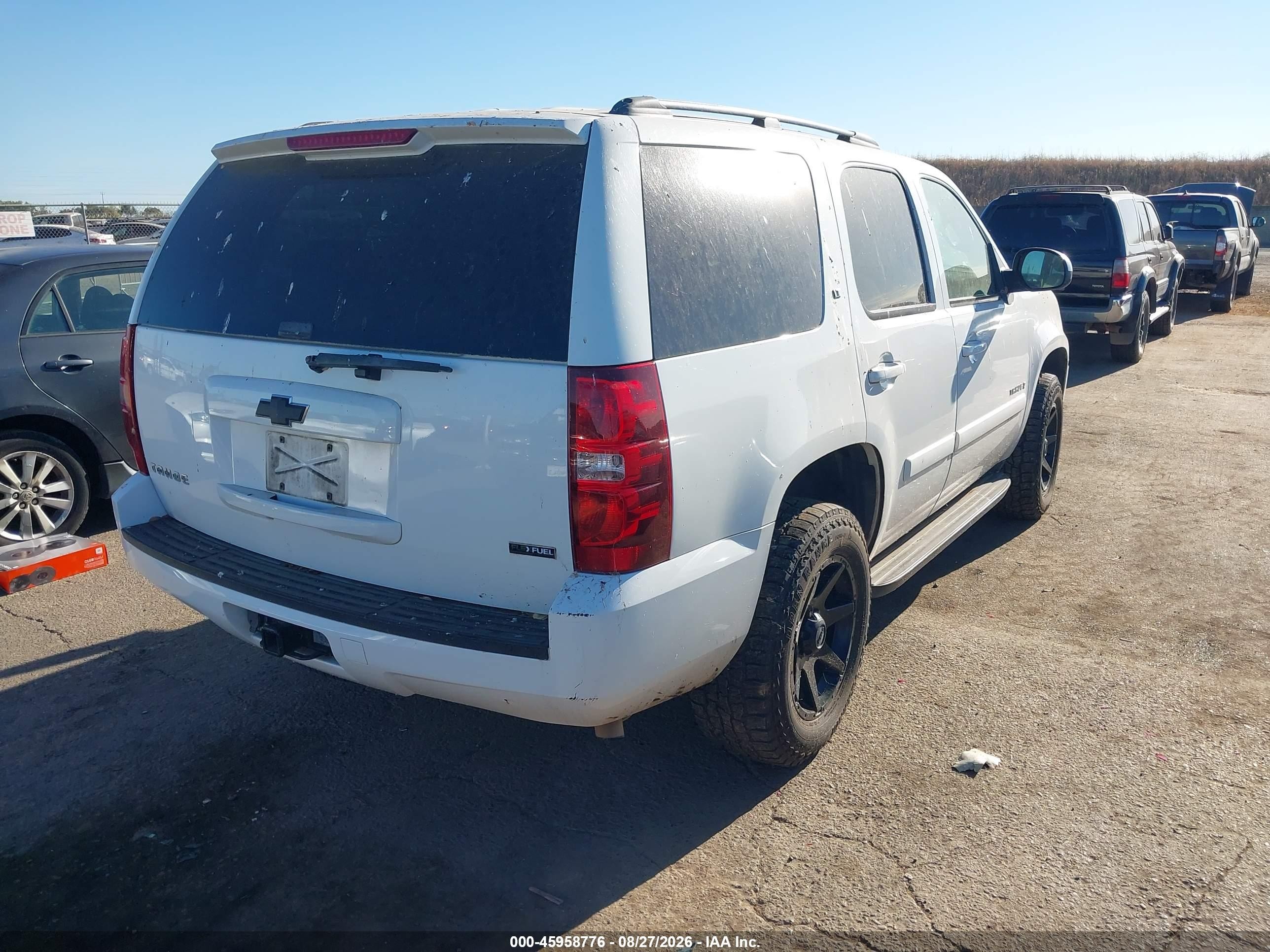 2008 Chevrolet Tahoe Lt W/1lt Белый vin: 1GNFK13078J174005