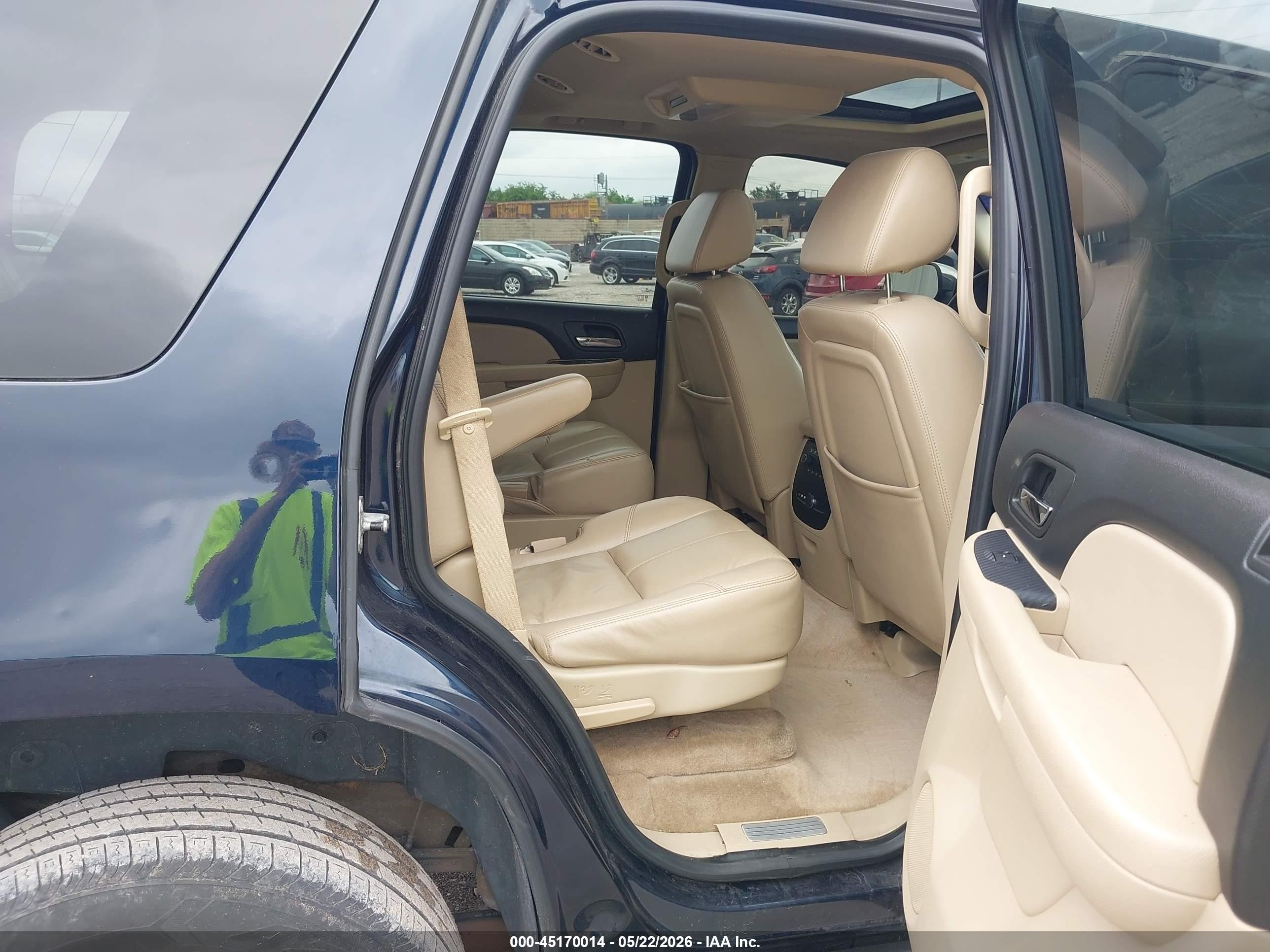 2008 Chevrolet Tahoe Ltz Blue vin: 1GNFK13078J199549