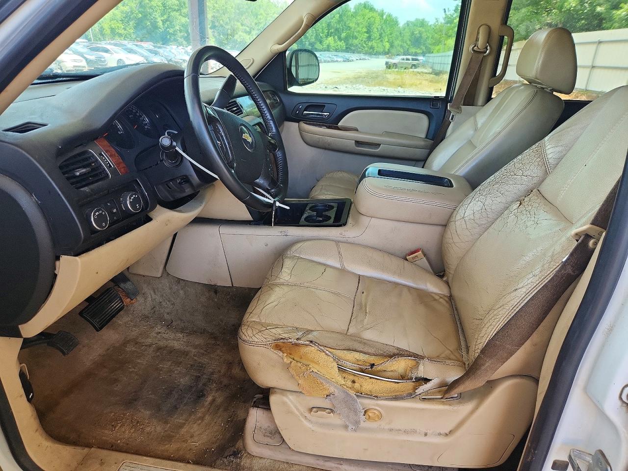 2007 Chevrolet Tahoe K1500 White vin: 1GNFK13087J101403