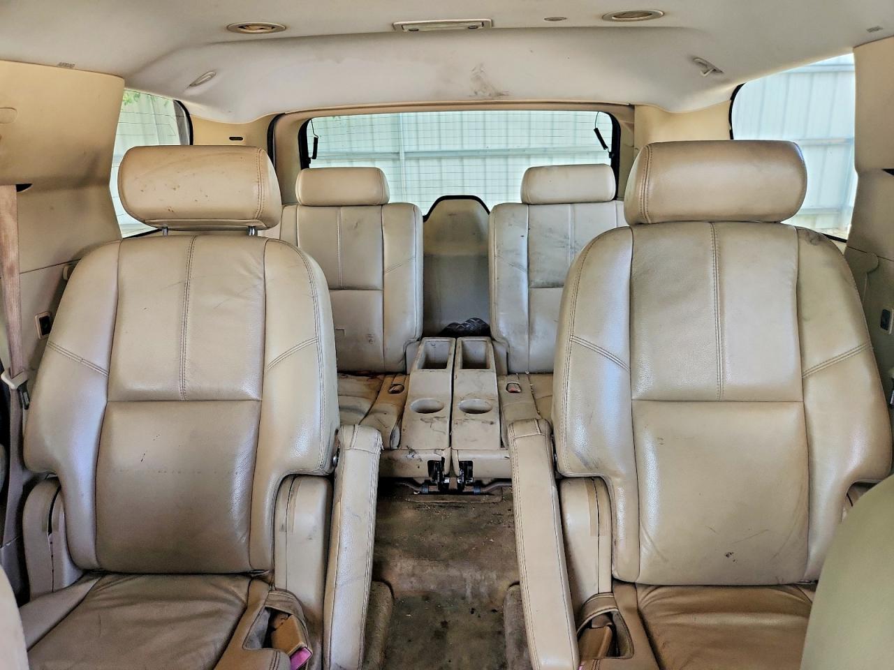 2007 Chevrolet Tahoe K1500 White vin: 1GNFK13087J101403